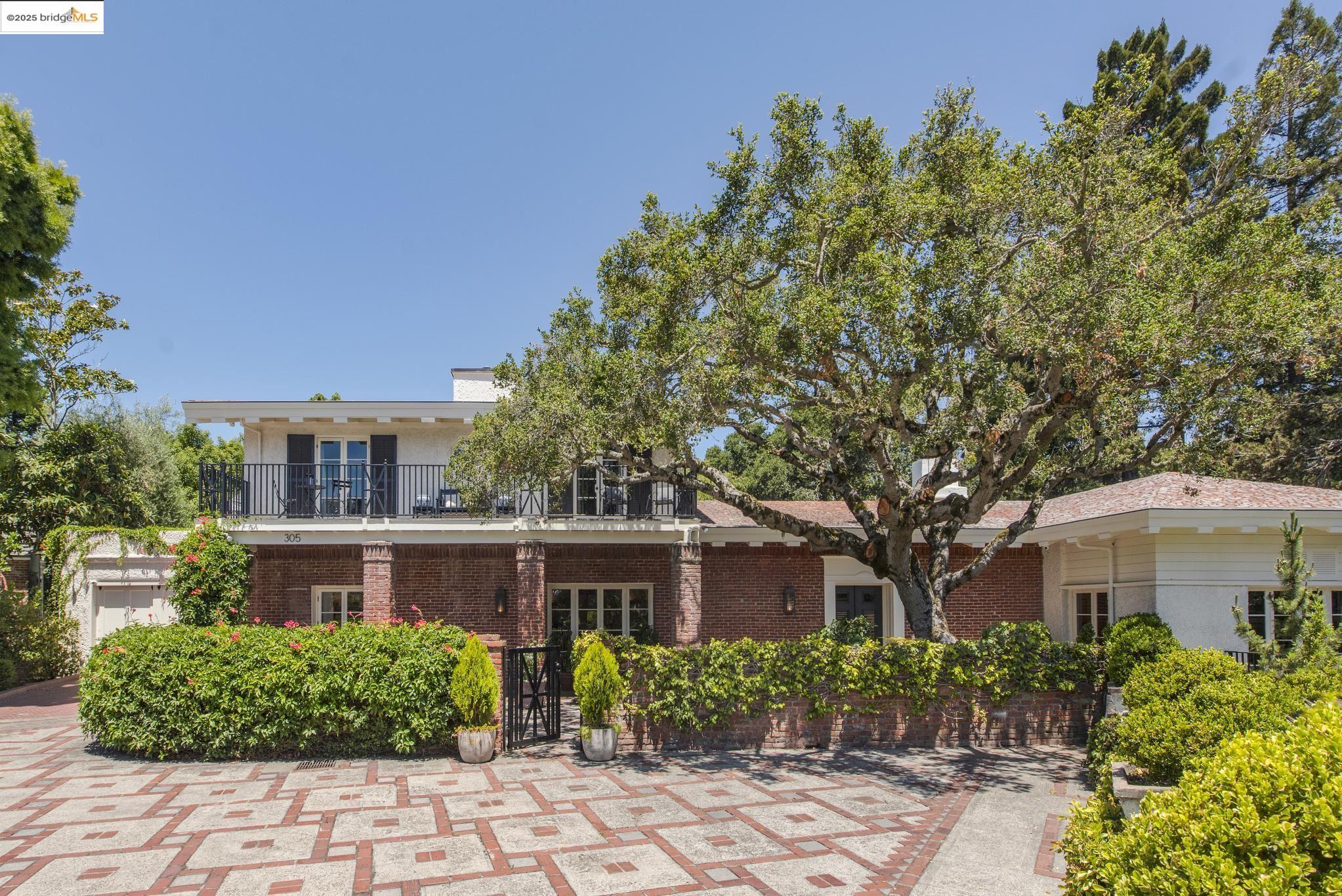 Detail Gallery Image 2 of 59 For 305 the Uplands, Berkeley,  CA 94705 - 4 Beds | 3/2 Baths