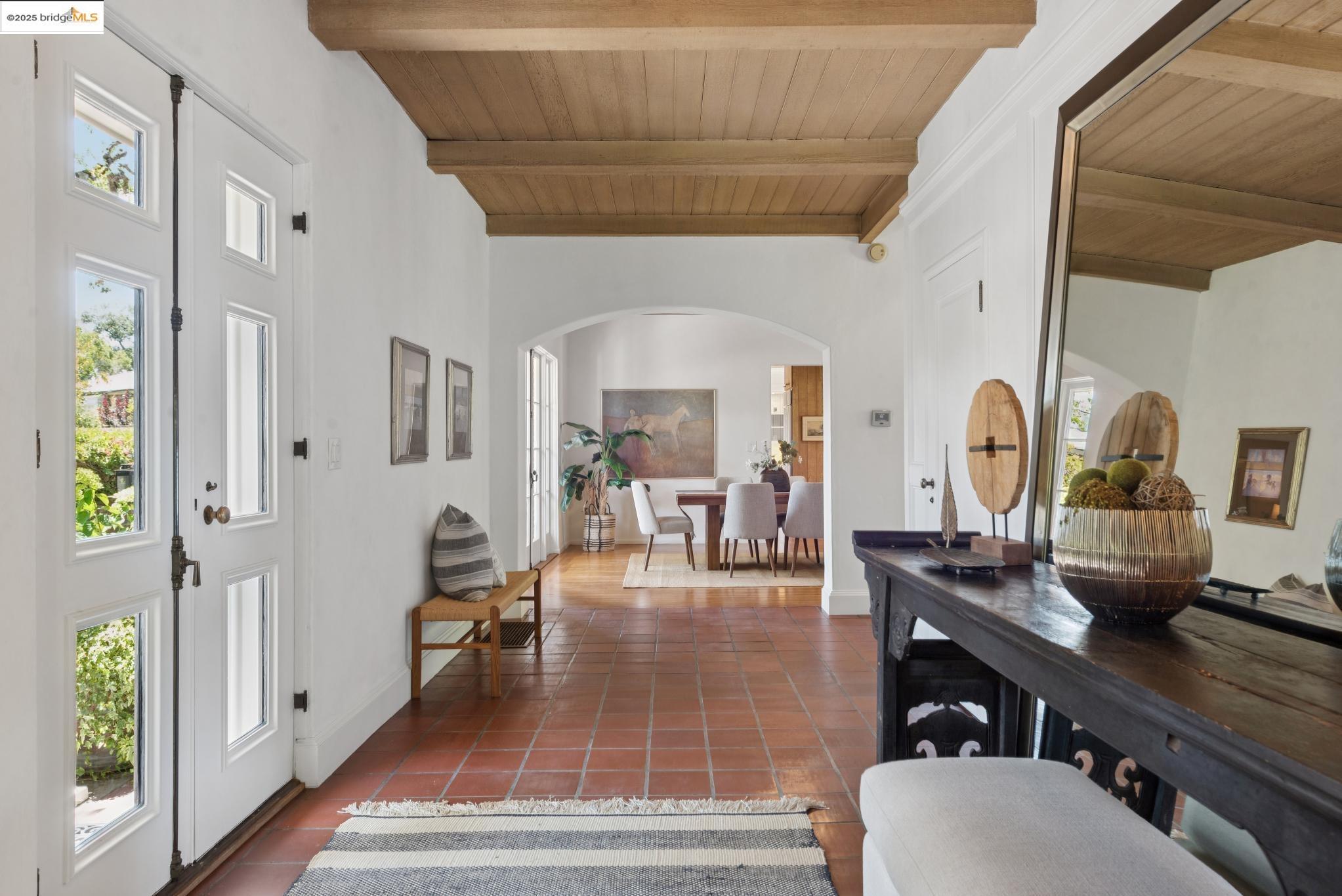 Detail Gallery Image 12 of 59 For 305 the Uplands, Berkeley,  CA 94705 - 4 Beds | 3/2 Baths