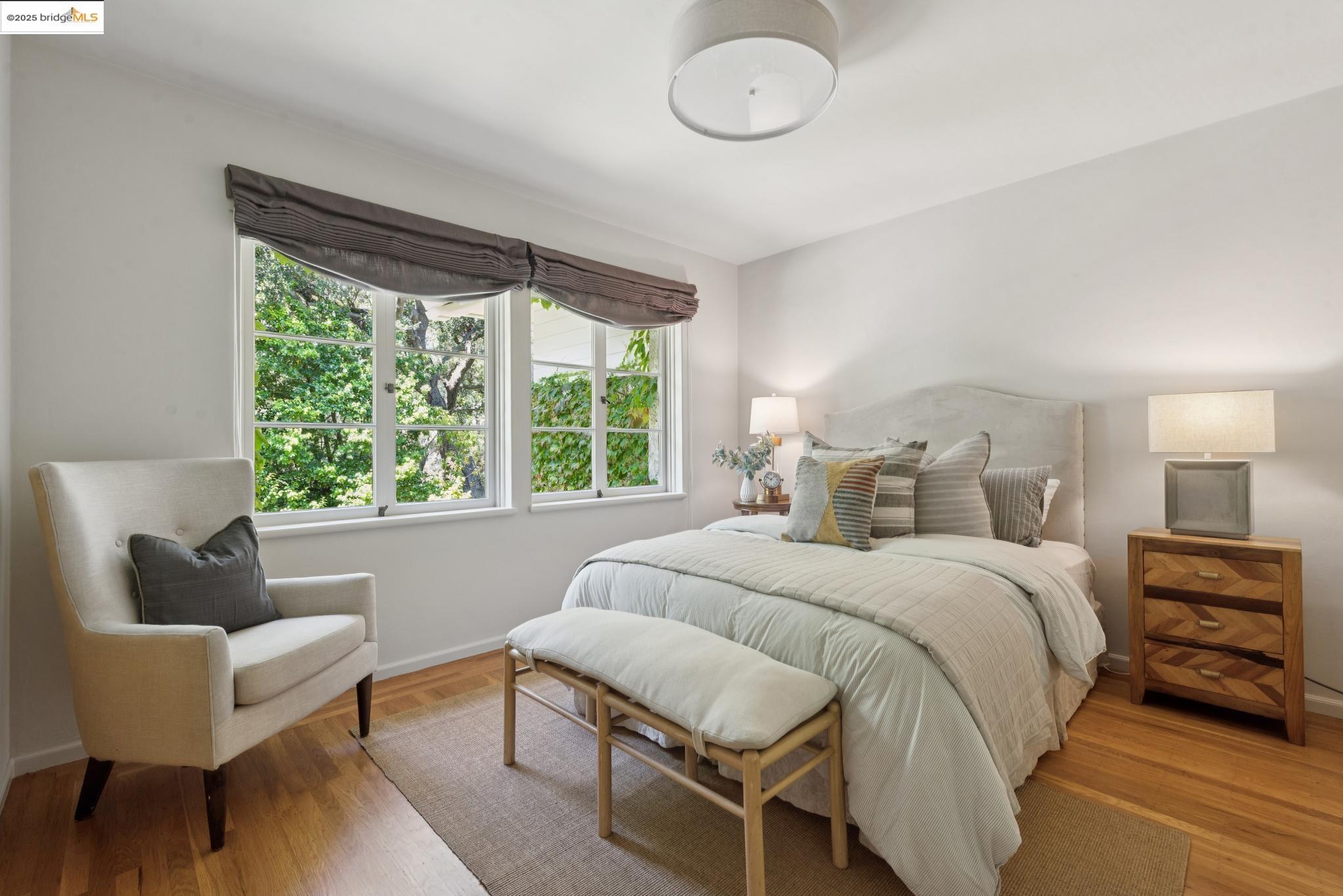 Detail Gallery Image 21 of 59 For 305 the Uplands, Berkeley,  CA 94705 - 4 Beds | 3/2 Baths