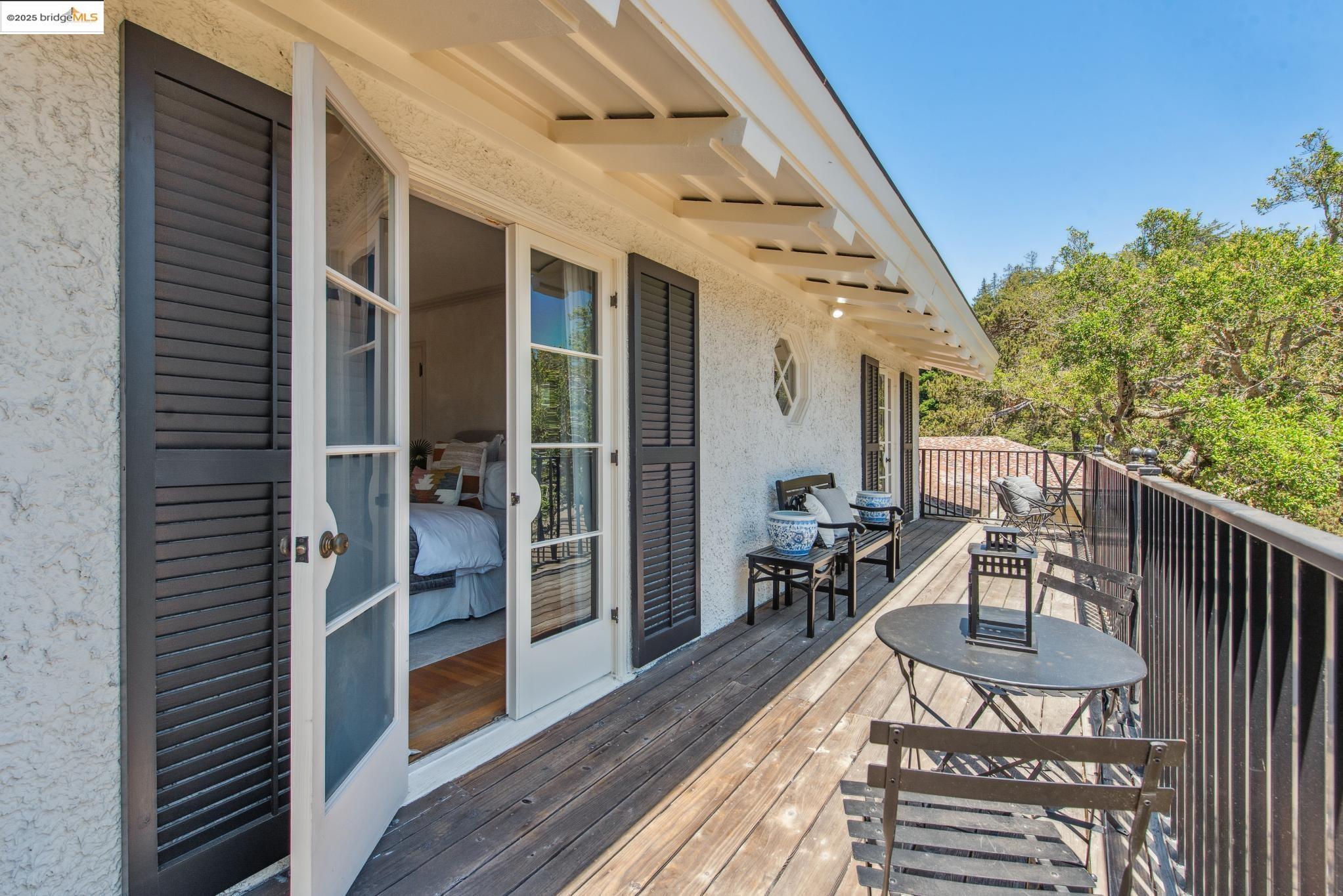 Detail Gallery Image 32 of 59 For 305 the Uplands, Berkeley,  CA 94705 - 4 Beds | 3/2 Baths