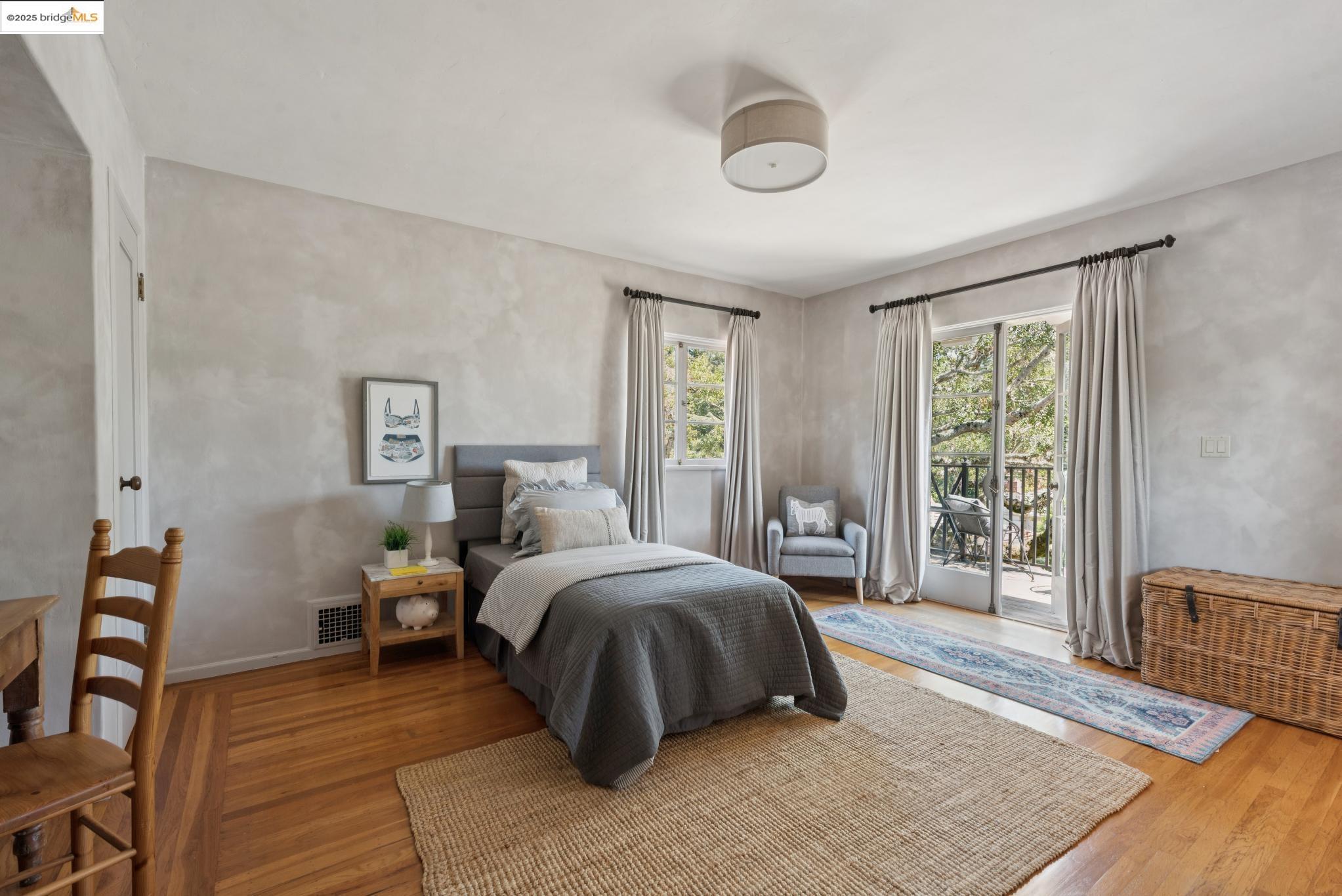 Detail Gallery Image 33 of 59 For 305 the Uplands, Berkeley,  CA 94705 - 4 Beds | 3/2 Baths