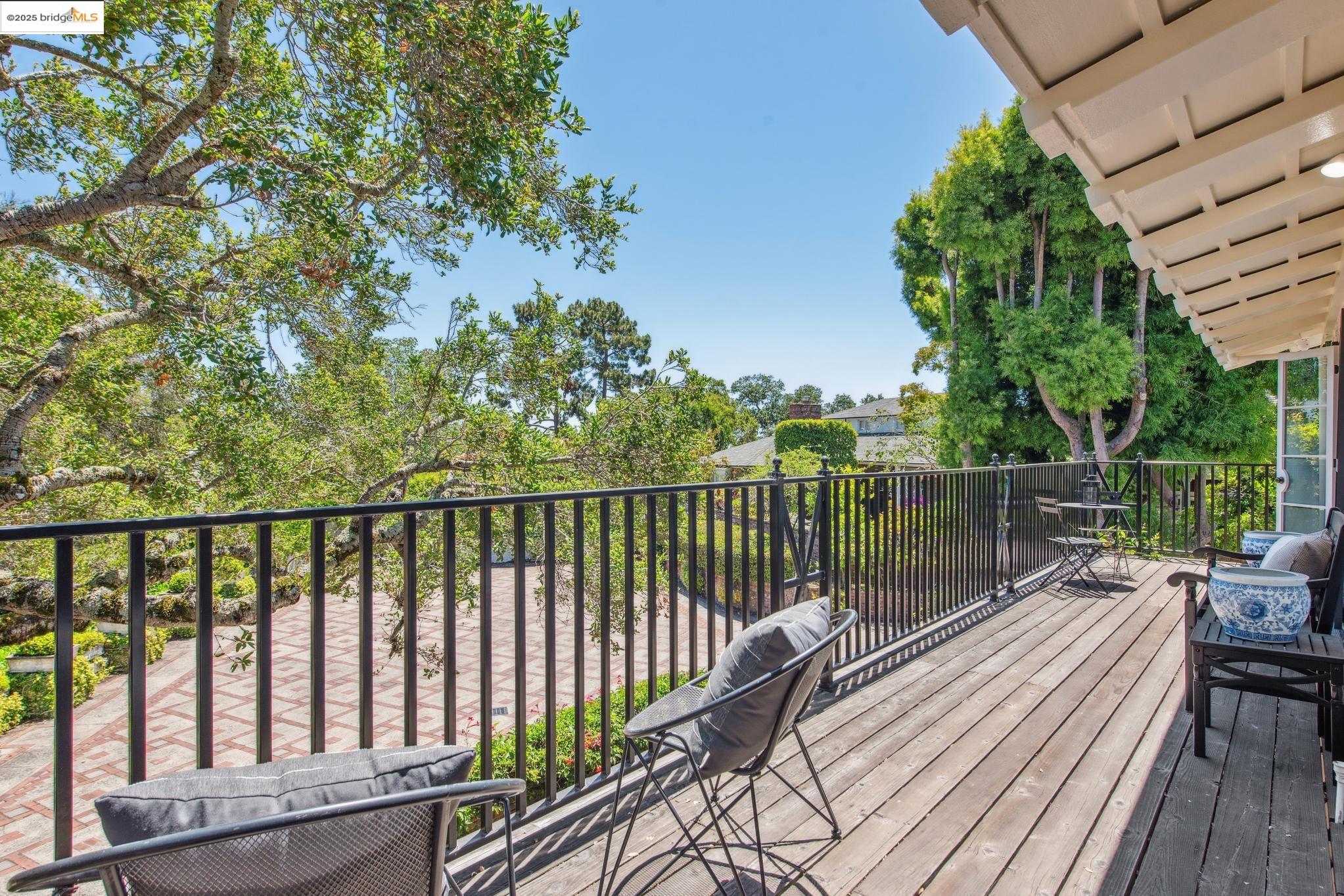 Detail Gallery Image 35 of 59 For 305 the Uplands, Berkeley,  CA 94705 - 4 Beds | 3/2 Baths