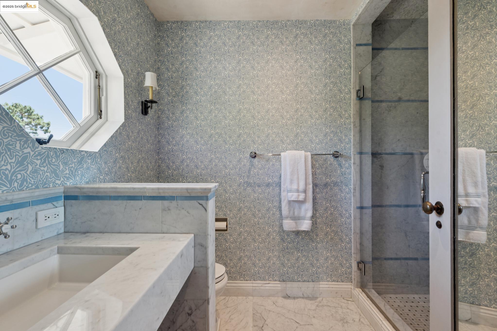 Detail Gallery Image 36 of 59 For 305 the Uplands, Berkeley,  CA 94705 - 4 Beds | 3/2 Baths