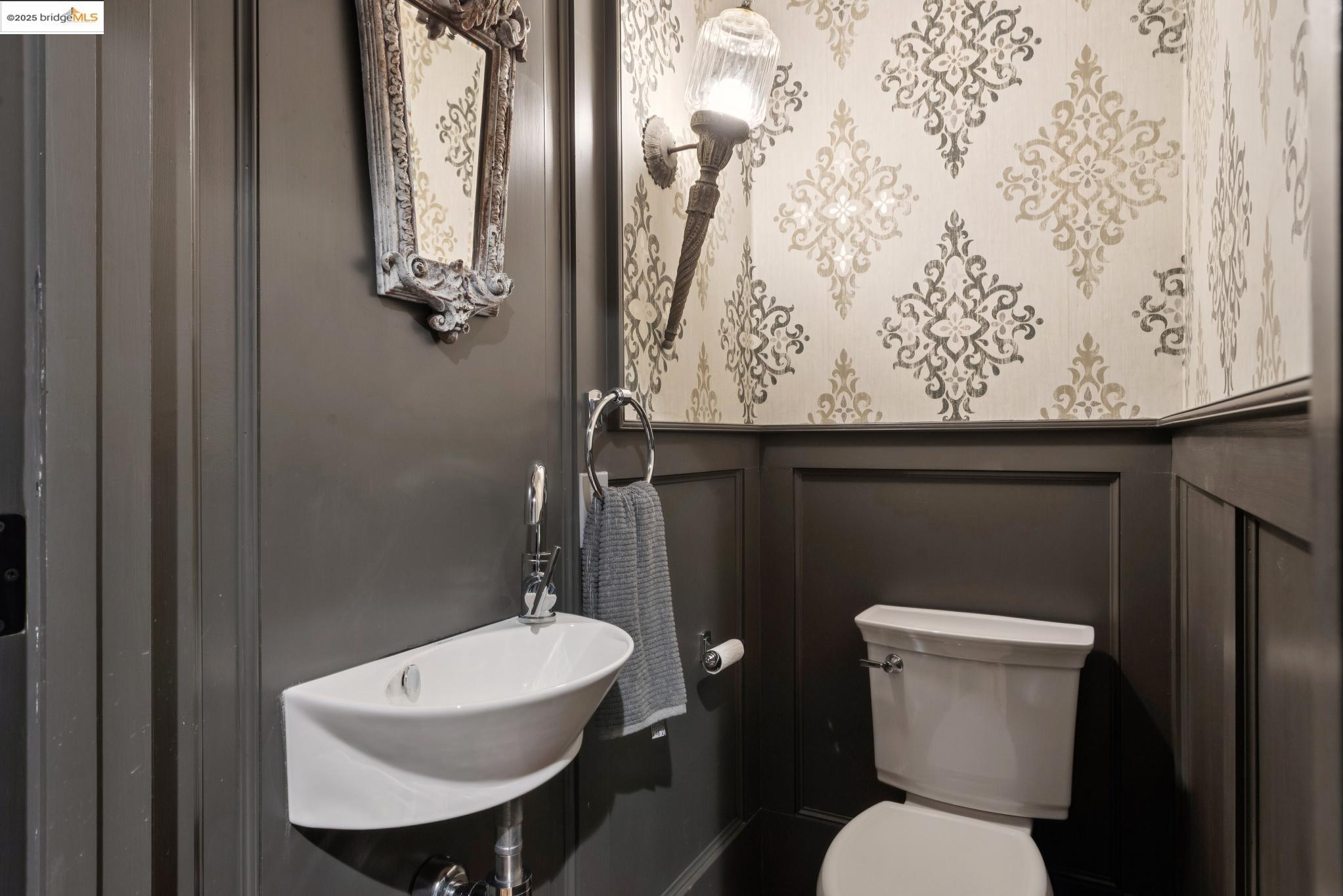 Detail Gallery Image 45 of 59 For 305 the Uplands, Berkeley,  CA 94705 - 4 Beds | 3/2 Baths
