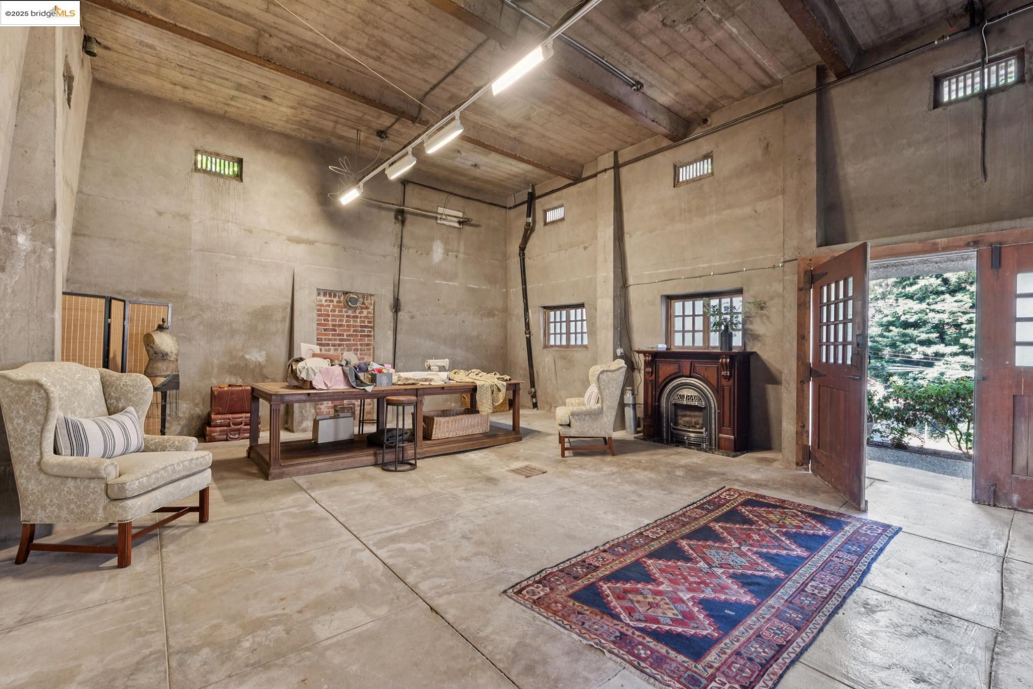 Detail Gallery Image 46 of 59 For 305 the Uplands, Berkeley,  CA 94705 - 4 Beds | 3/2 Baths