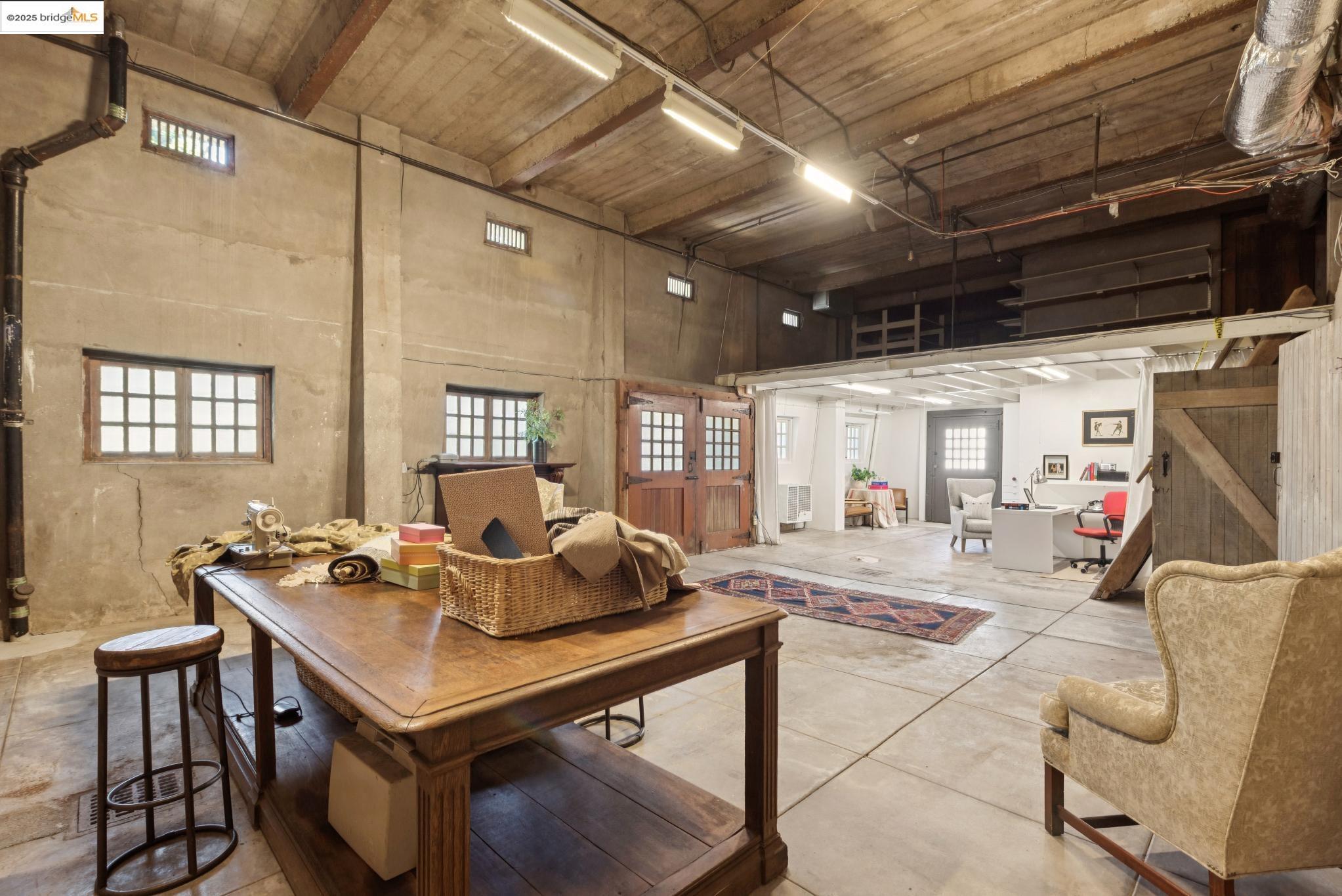 Detail Gallery Image 47 of 59 For 305 the Uplands, Berkeley,  CA 94705 - 4 Beds | 3/2 Baths