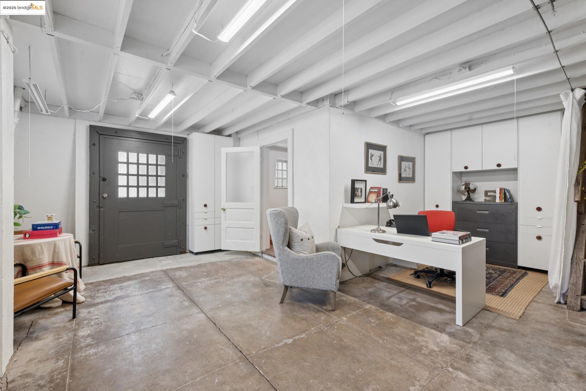 Detail Gallery Image 48 of 59 For 305 the Uplands, Berkeley,  CA 94705 - 4 Beds | 3/2 Baths