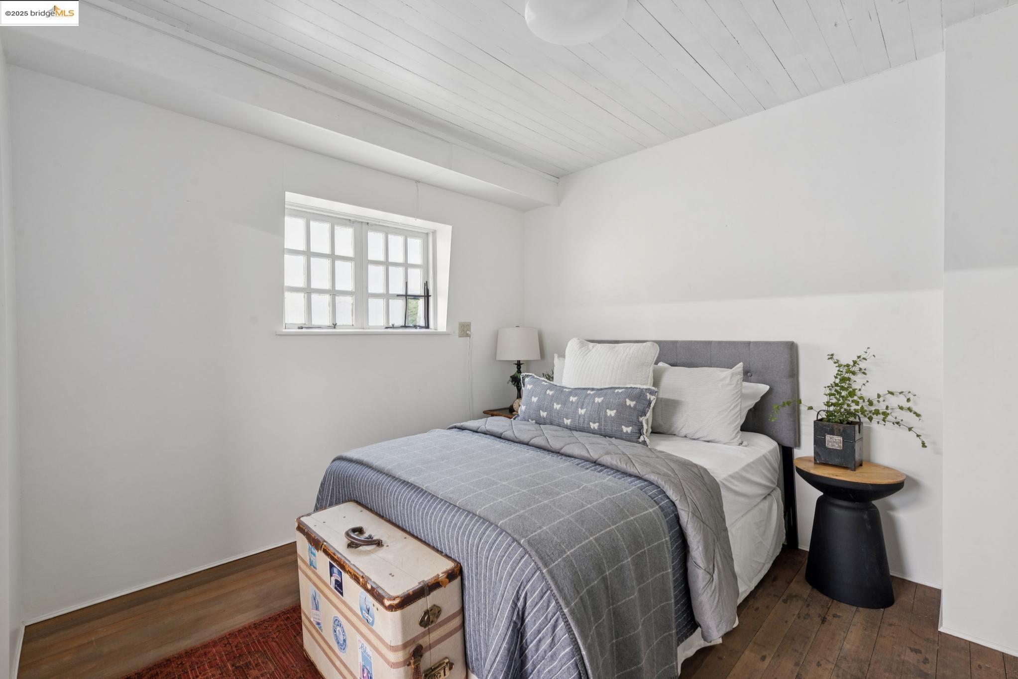 Detail Gallery Image 49 of 59 For 305 the Uplands, Berkeley,  CA 94705 - 4 Beds | 3/2 Baths