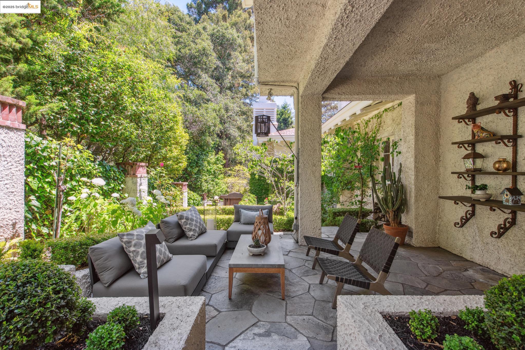 Detail Gallery Image 52 of 59 For 305 the Uplands, Berkeley,  CA 94705 - 4 Beds | 3/2 Baths