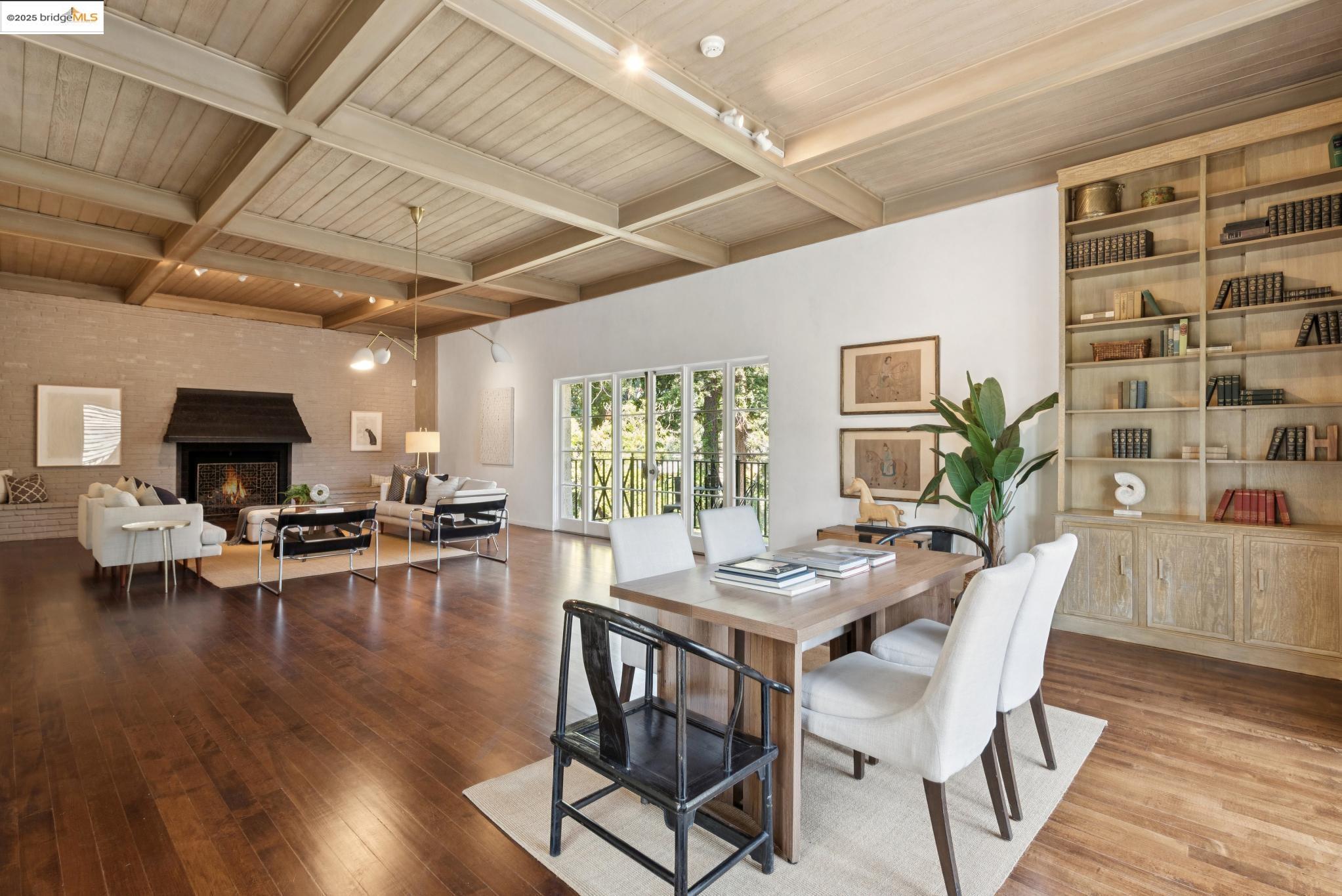Detail Gallery Image 8 of 59 For 305 the Uplands, Berkeley,  CA 94705 - 4 Beds | 3/2 Baths