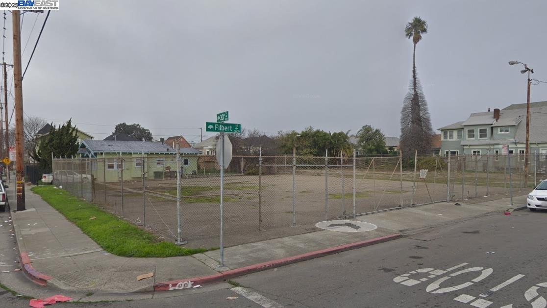 Thumbnail for 3003 Filbert St, Oakland, CA 94608