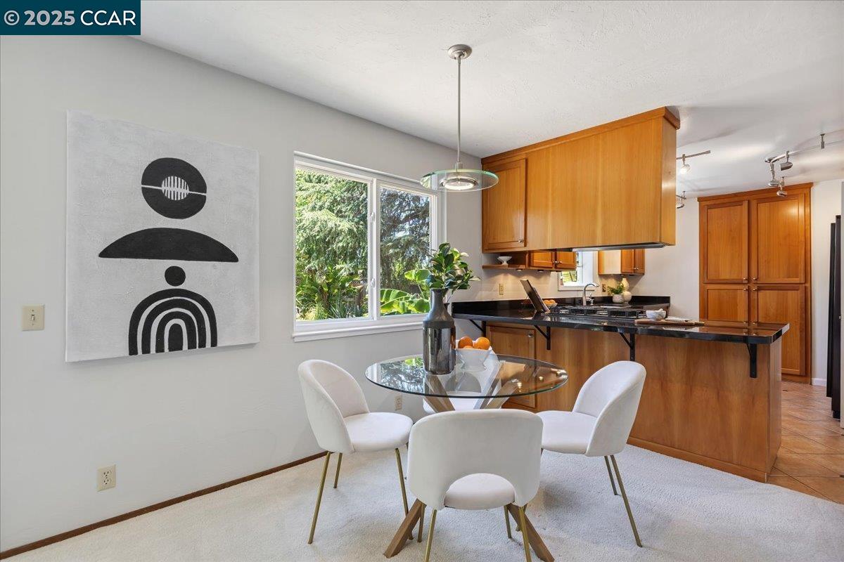 Detail Gallery Image 12 of 45 For 1759 Crescent Dr, Walnut Creek,  CA 94598 - 5 Beds | 3/1 Baths