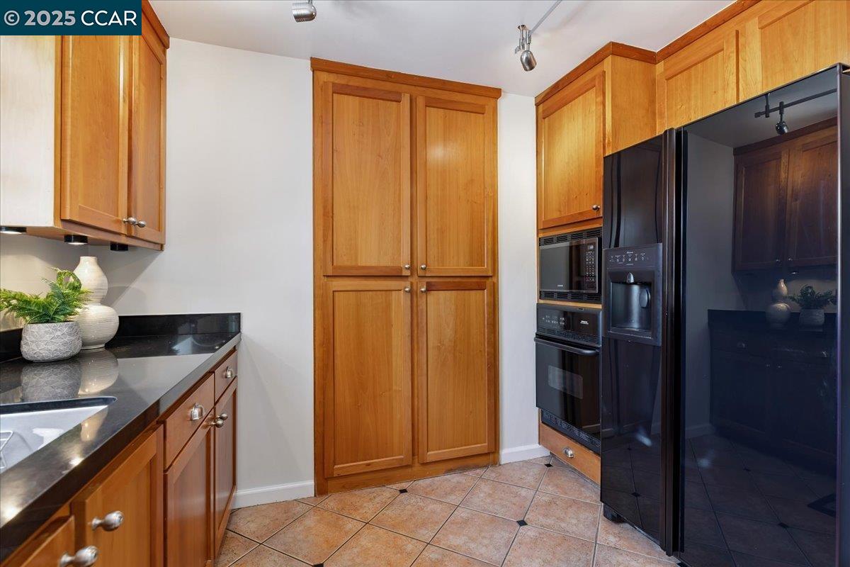 Detail Gallery Image 15 of 45 For 1759 Crescent Dr, Walnut Creek,  CA 94598 - 5 Beds | 3/1 Baths