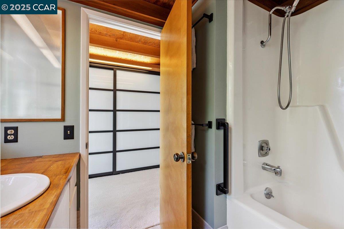 Detail Gallery Image 27 of 45 For 1759 Crescent Dr, Walnut Creek,  CA 94598 - 5 Beds | 3/1 Baths