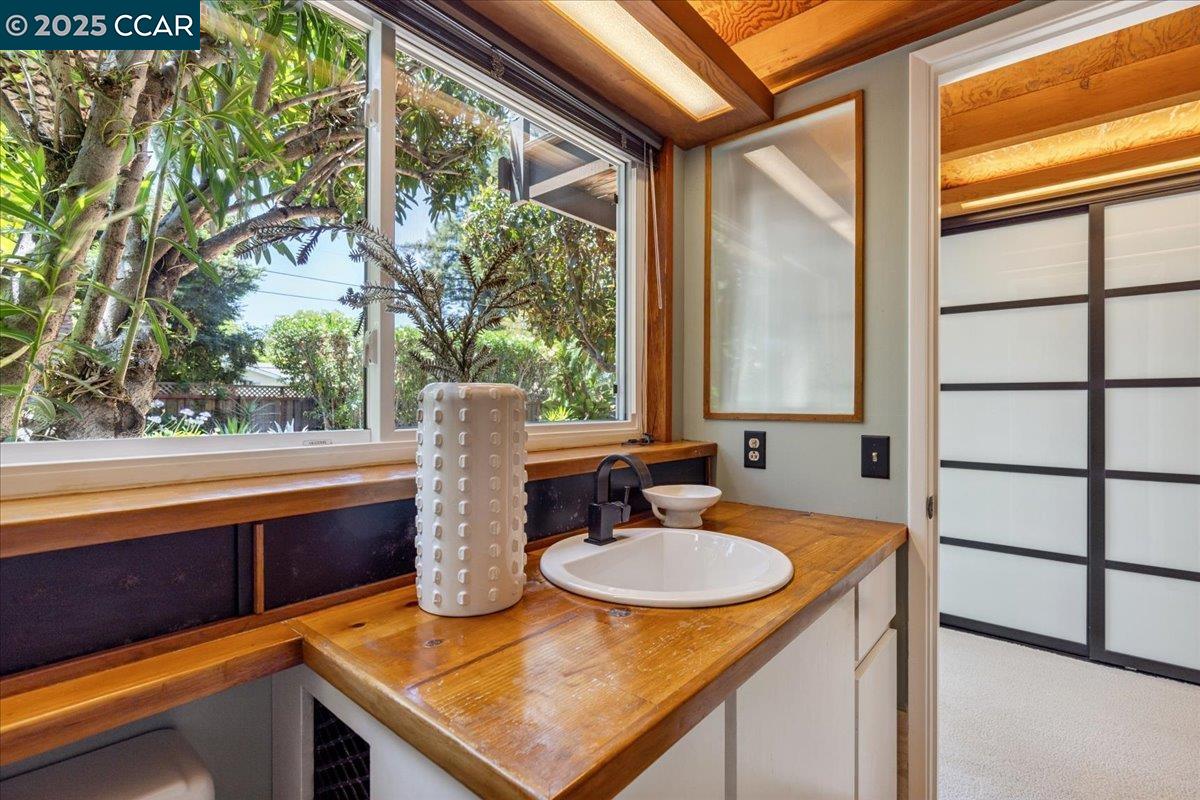 Detail Gallery Image 28 of 45 For 1759 Crescent Dr, Walnut Creek,  CA 94598 - 5 Beds | 3/1 Baths