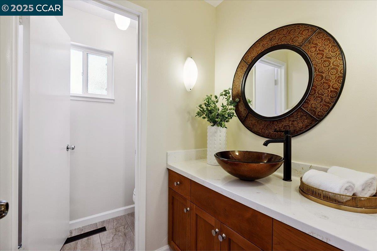 Detail Gallery Image 30 of 45 For 1759 Crescent Dr, Walnut Creek,  CA 94598 - 5 Beds | 3/1 Baths