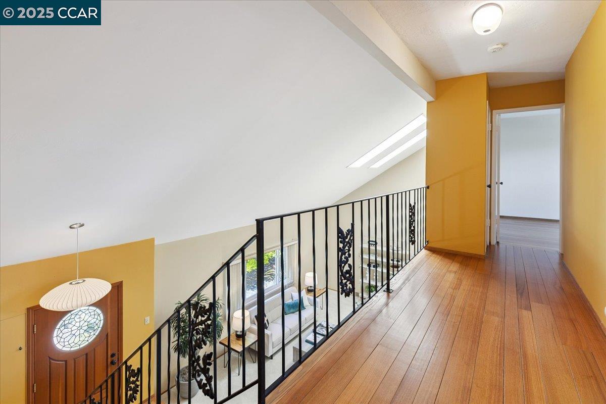 Detail Gallery Image 32 of 45 For 1759 Crescent Dr, Walnut Creek,  CA 94598 - 5 Beds | 3/1 Baths