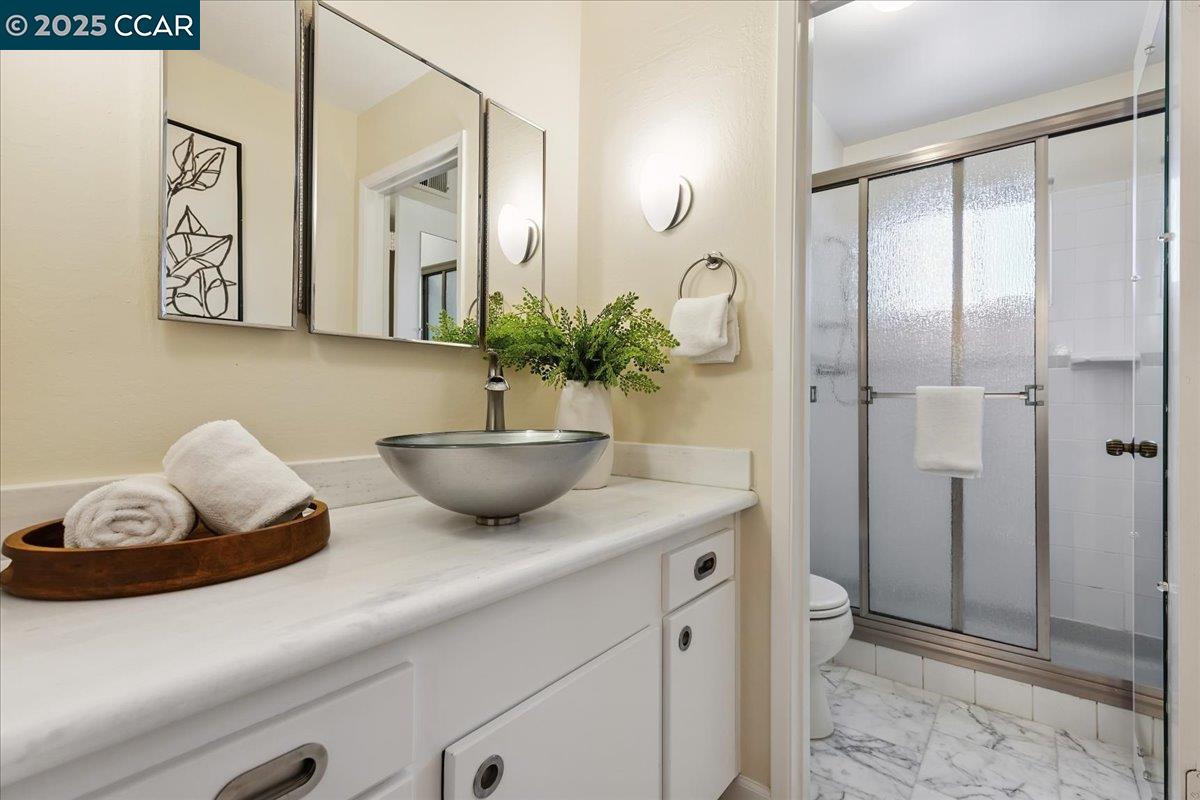 Detail Gallery Image 35 of 45 For 1759 Crescent Dr, Walnut Creek,  CA 94598 - 5 Beds | 3/1 Baths