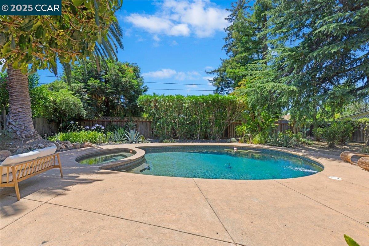 Detail Gallery Image 40 of 45 For 1759 Crescent Dr, Walnut Creek,  CA 94598 - 5 Beds | 3/1 Baths