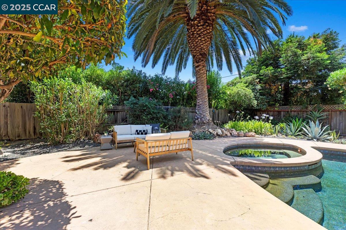 Detail Gallery Image 43 of 45 For 1759 Crescent Dr, Walnut Creek,  CA 94598 - 5 Beds | 3/1 Baths