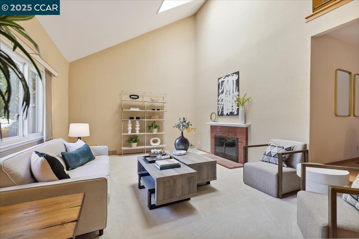 Detail Gallery Image 6 of 45 For 1759 Crescent Dr, Walnut Creek,  CA 94598 - 5 Beds | 3/1 Baths