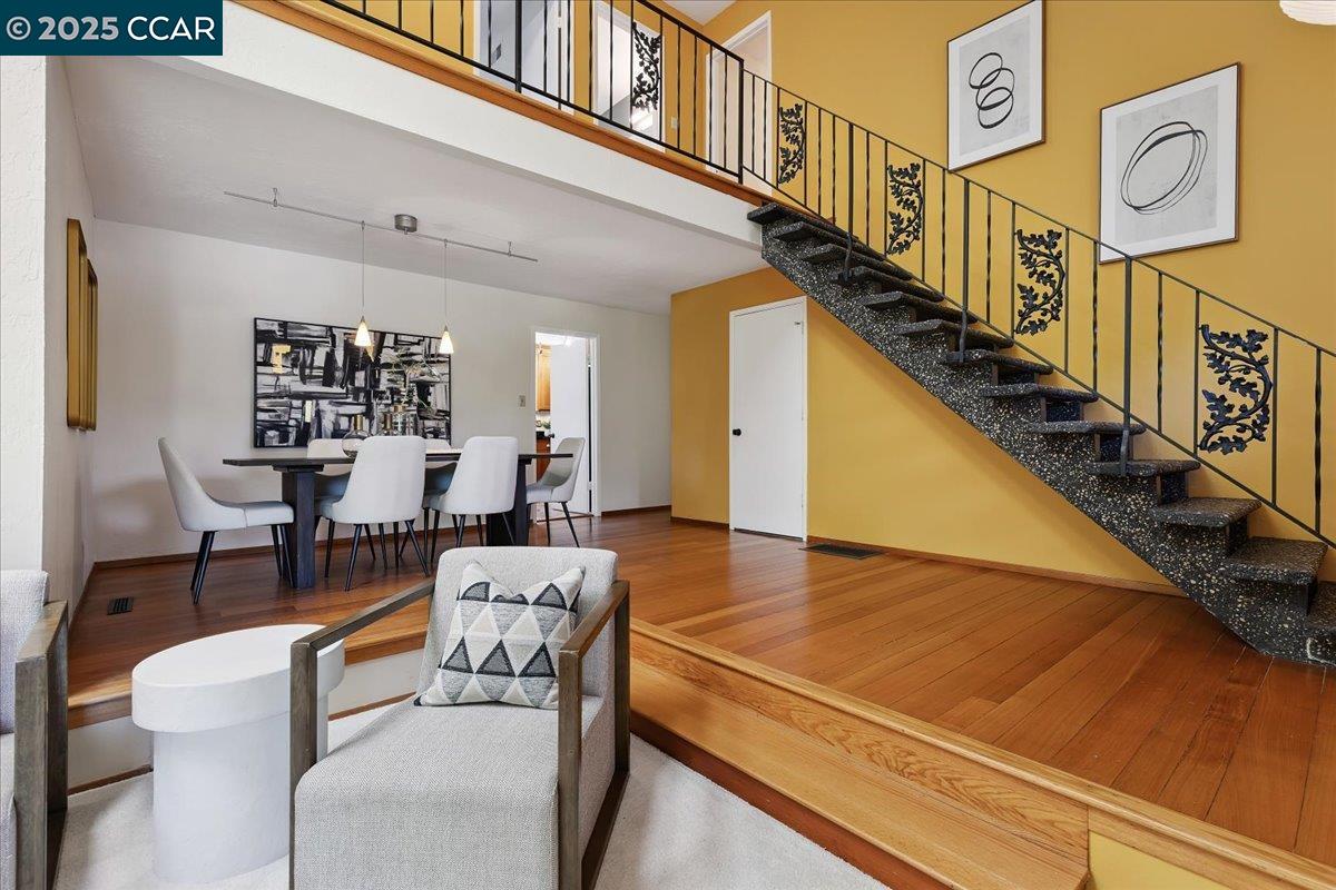 Detail Gallery Image 9 of 45 For 1759 Crescent Dr, Walnut Creek,  CA 94598 - 5 Beds | 3/1 Baths