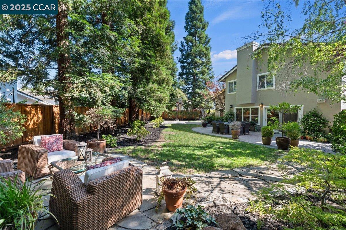 Detail Gallery Image 2 of 27 For 433 Stoneybrook Ct, Danville,  CA 94506 - 4 Beds | 3 Baths