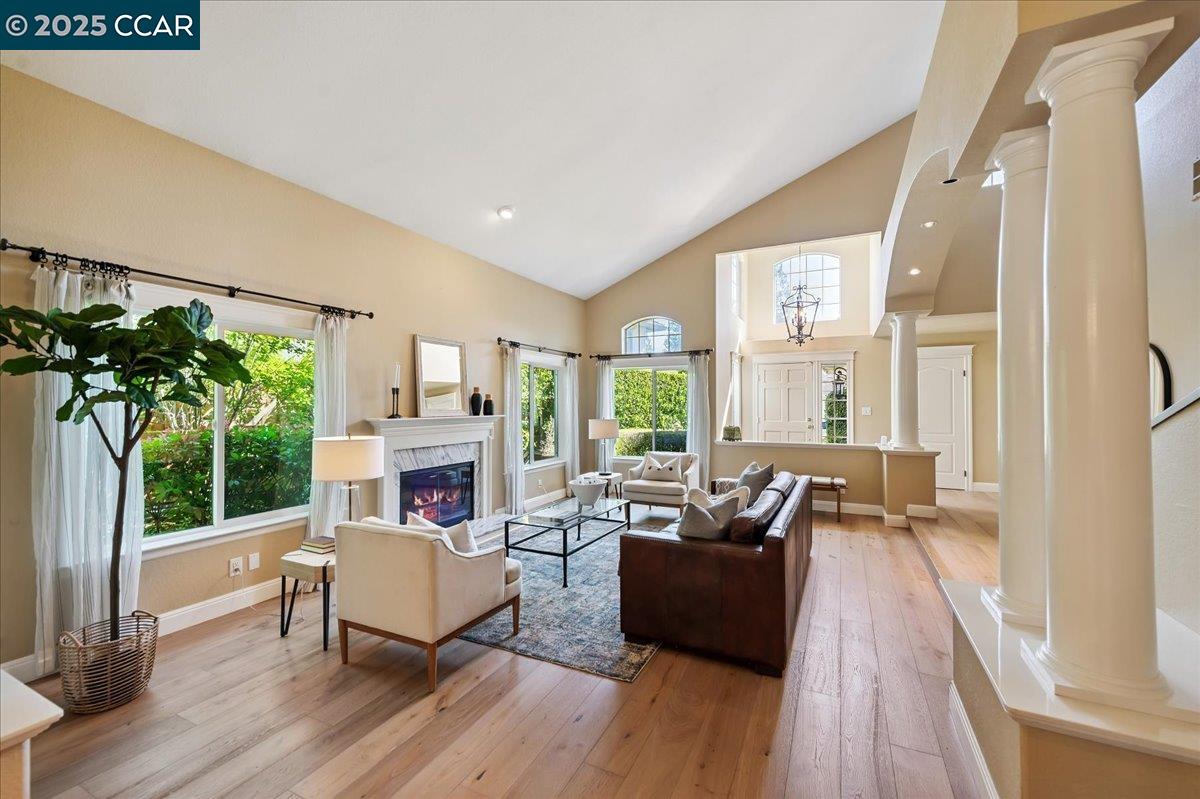 Detail Gallery Image 13 of 27 For 433 Stoneybrook Ct, Danville,  CA 94506 - 4 Beds | 3 Baths