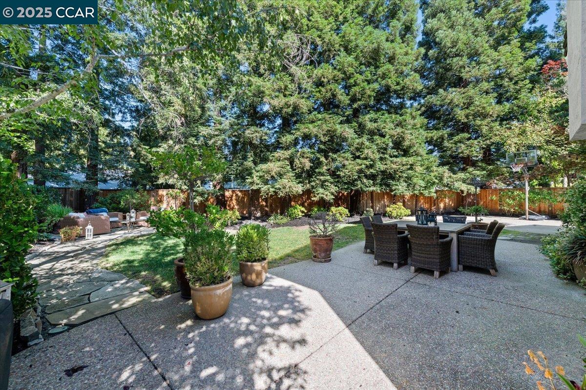 Detail Gallery Image 3 of 27 For 433 Stoneybrook Ct, Danville,  CA 94506 - 4 Beds | 3 Baths