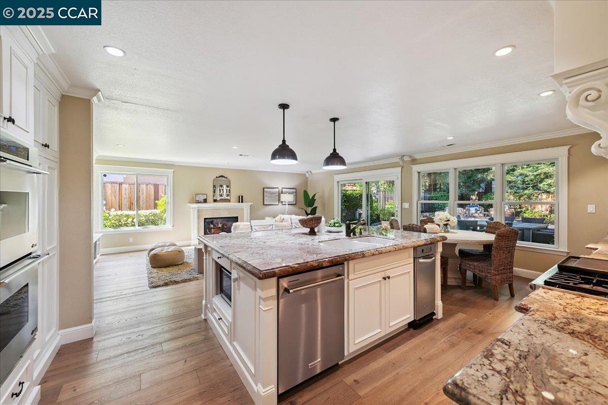 Detail Gallery Image 4 of 27 For 433 Stoneybrook Ct, Danville,  CA 94506 - 4 Beds | 3 Baths