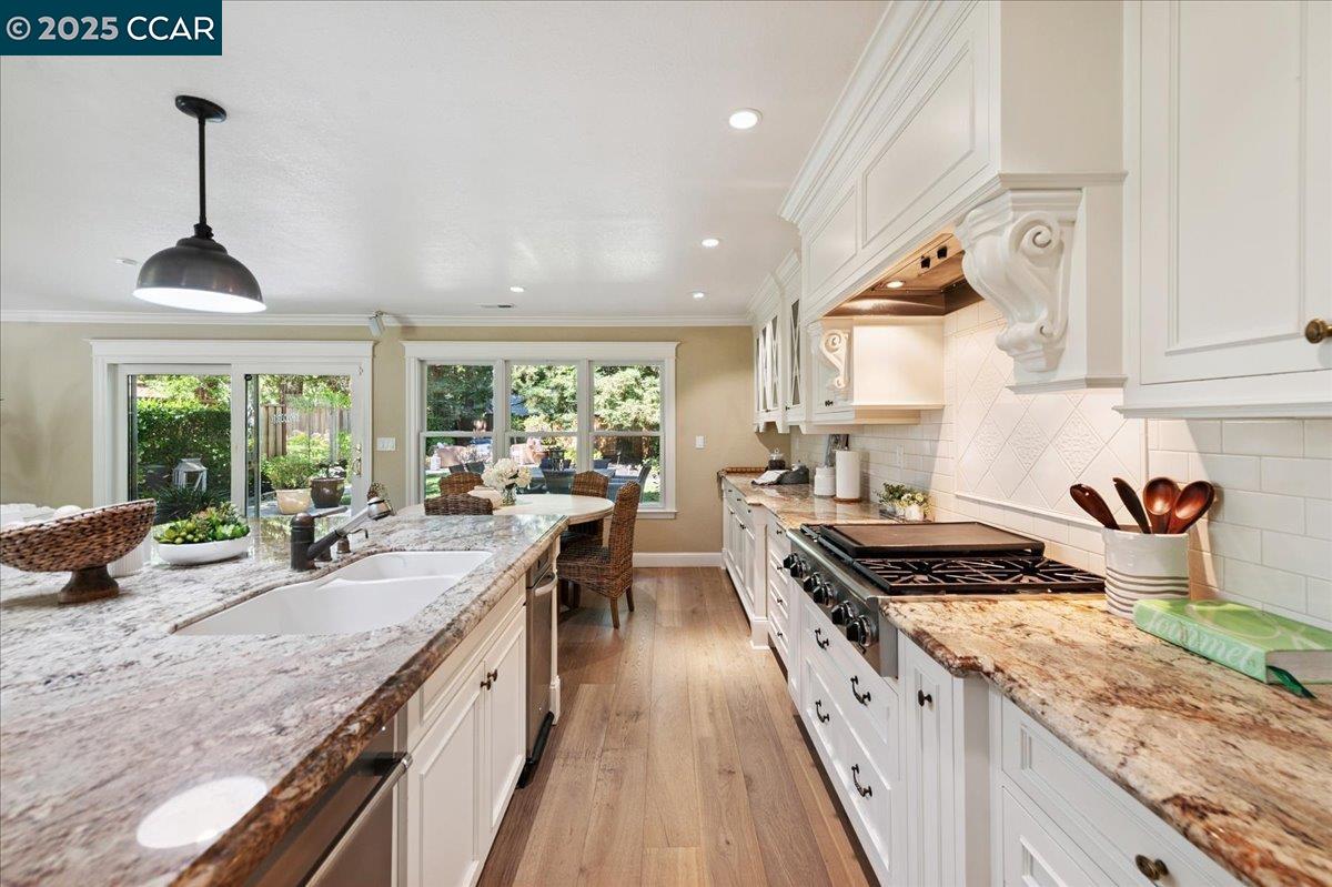 Detail Gallery Image 5 of 27 For 433 Stoneybrook Ct, Danville,  CA 94506 - 4 Beds | 3 Baths