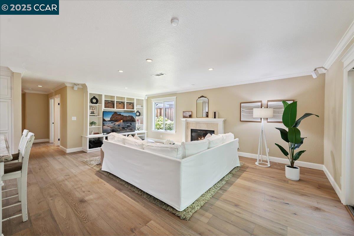 Detail Gallery Image 8 of 27 For 433 Stoneybrook Ct, Danville,  CA 94506 - 4 Beds | 3 Baths