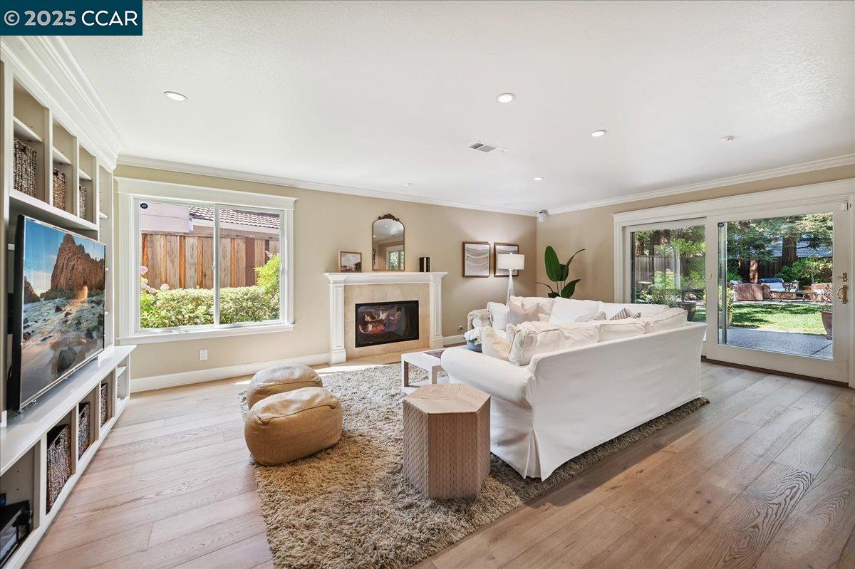 Detail Gallery Image 10 of 27 For 433 Stoneybrook Ct, Danville,  CA 94506 - 4 Beds | 3 Baths