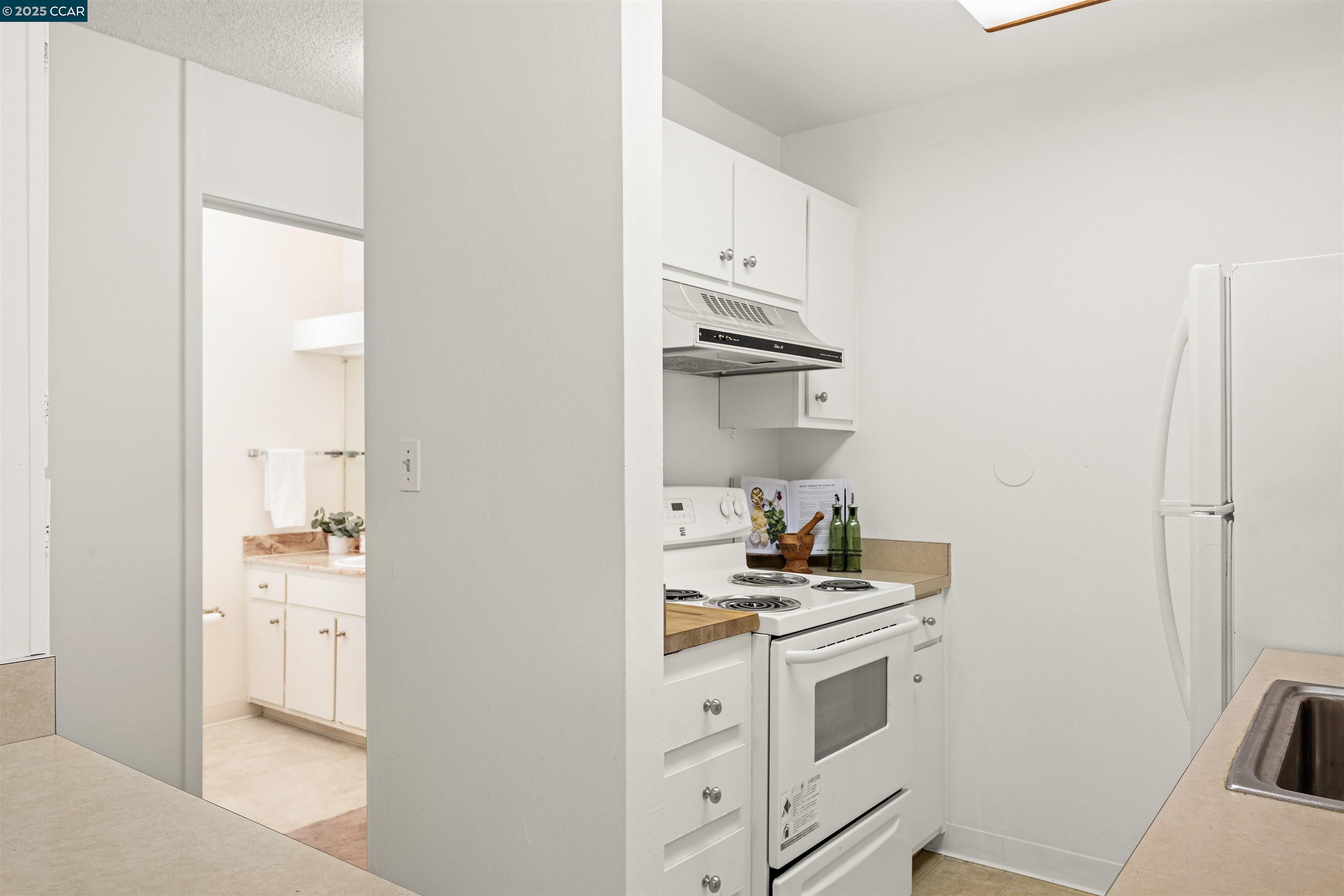 Photo #16: 41103587 Listing: Photo #16