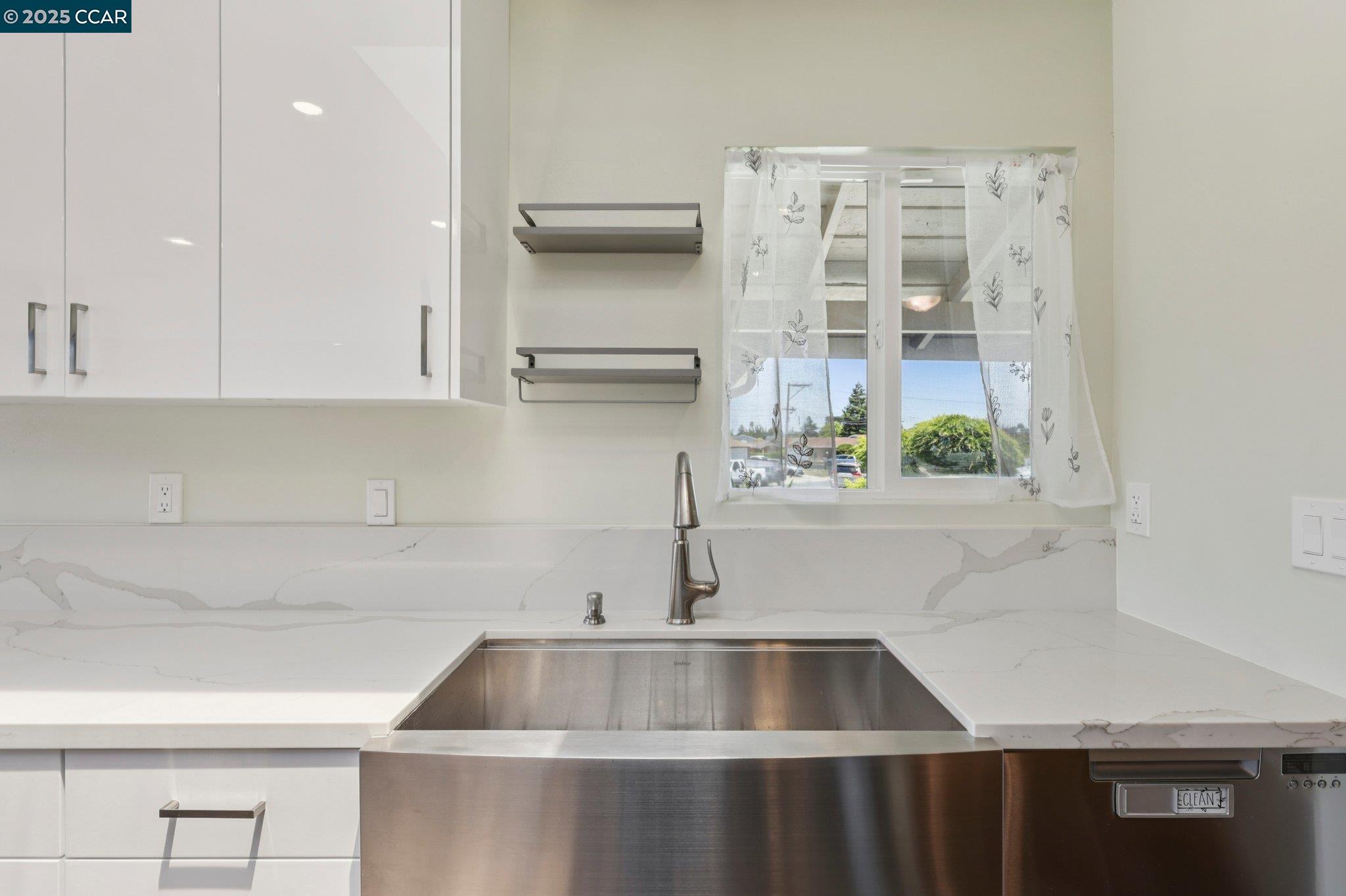 Detail Gallery Image 20 of 53 For 124 Zandra Ct, San Pablo,  CA 94806 - 5 Beds | 2 Baths