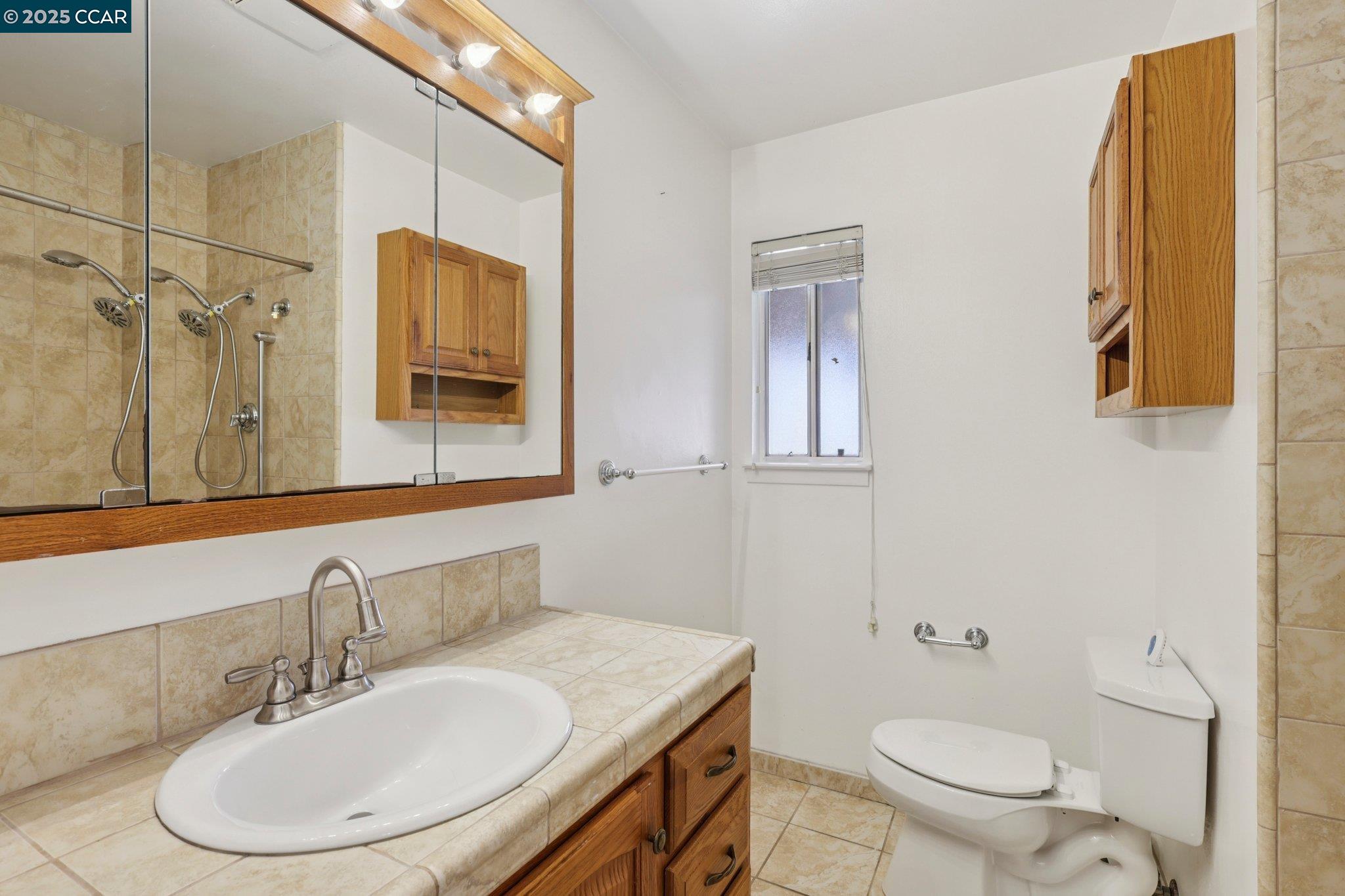 Detail Gallery Image 34 of 53 For 124 Zandra Ct, San Pablo,  CA 94806 - 5 Beds | 2 Baths