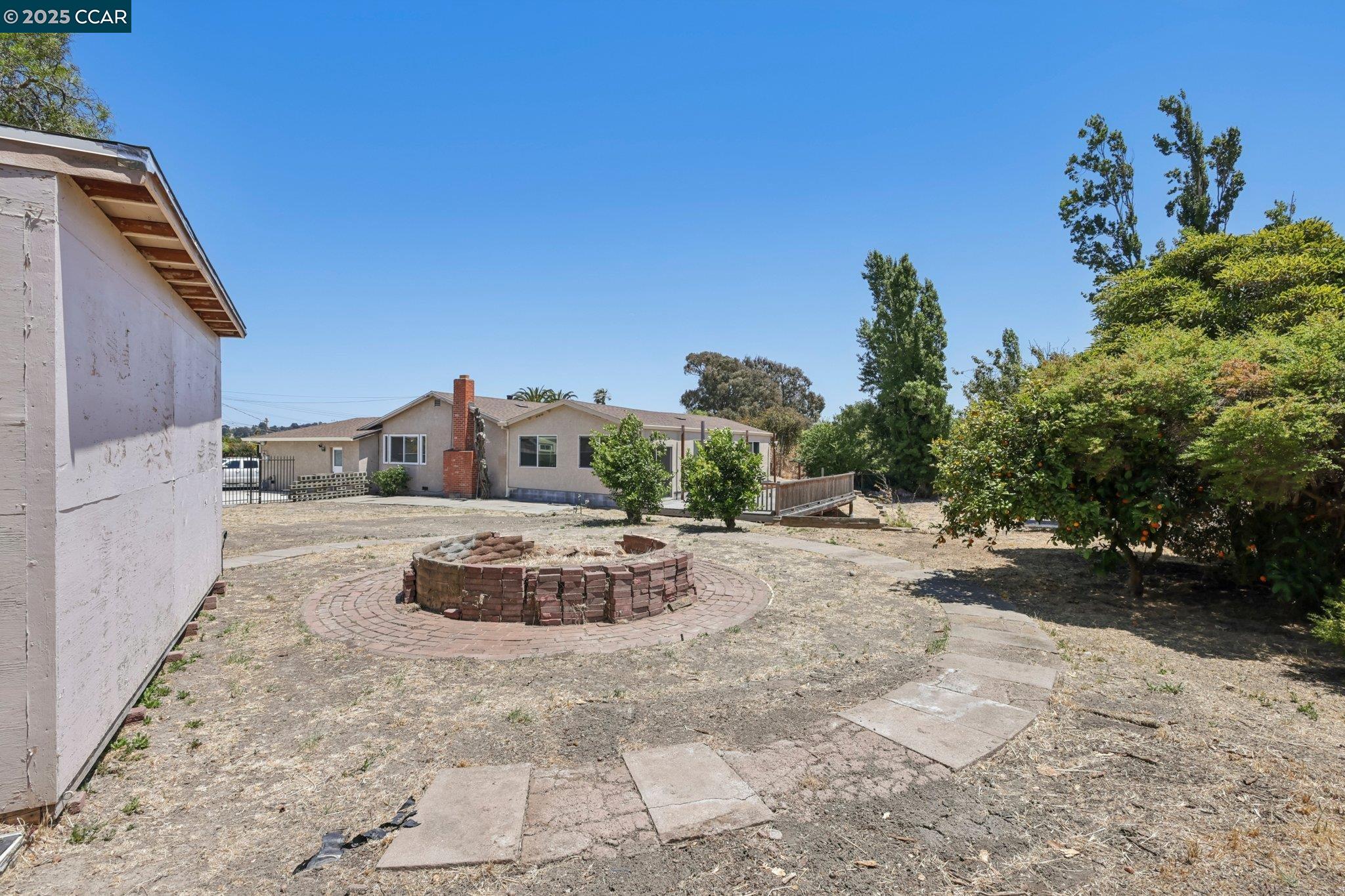 Detail Gallery Image 38 of 53 For 124 Zandra Ct, San Pablo,  CA 94806 - 5 Beds | 2 Baths