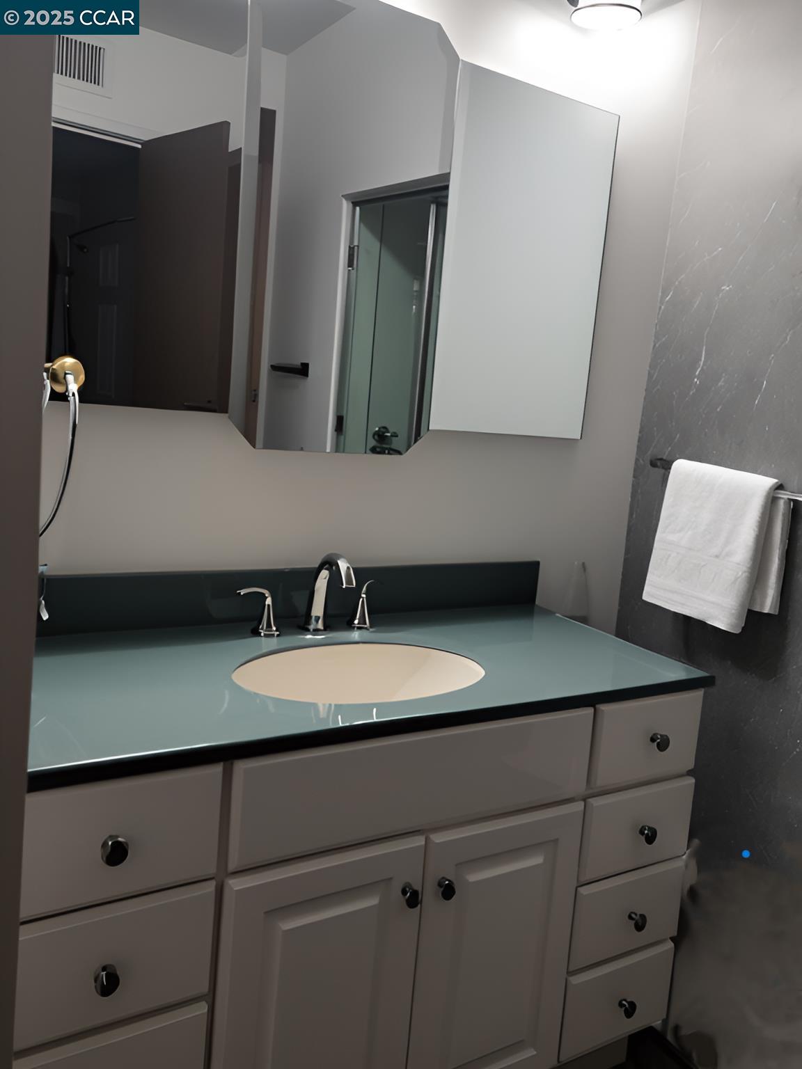 Photo #10: 41103590 Listing: Photo #10