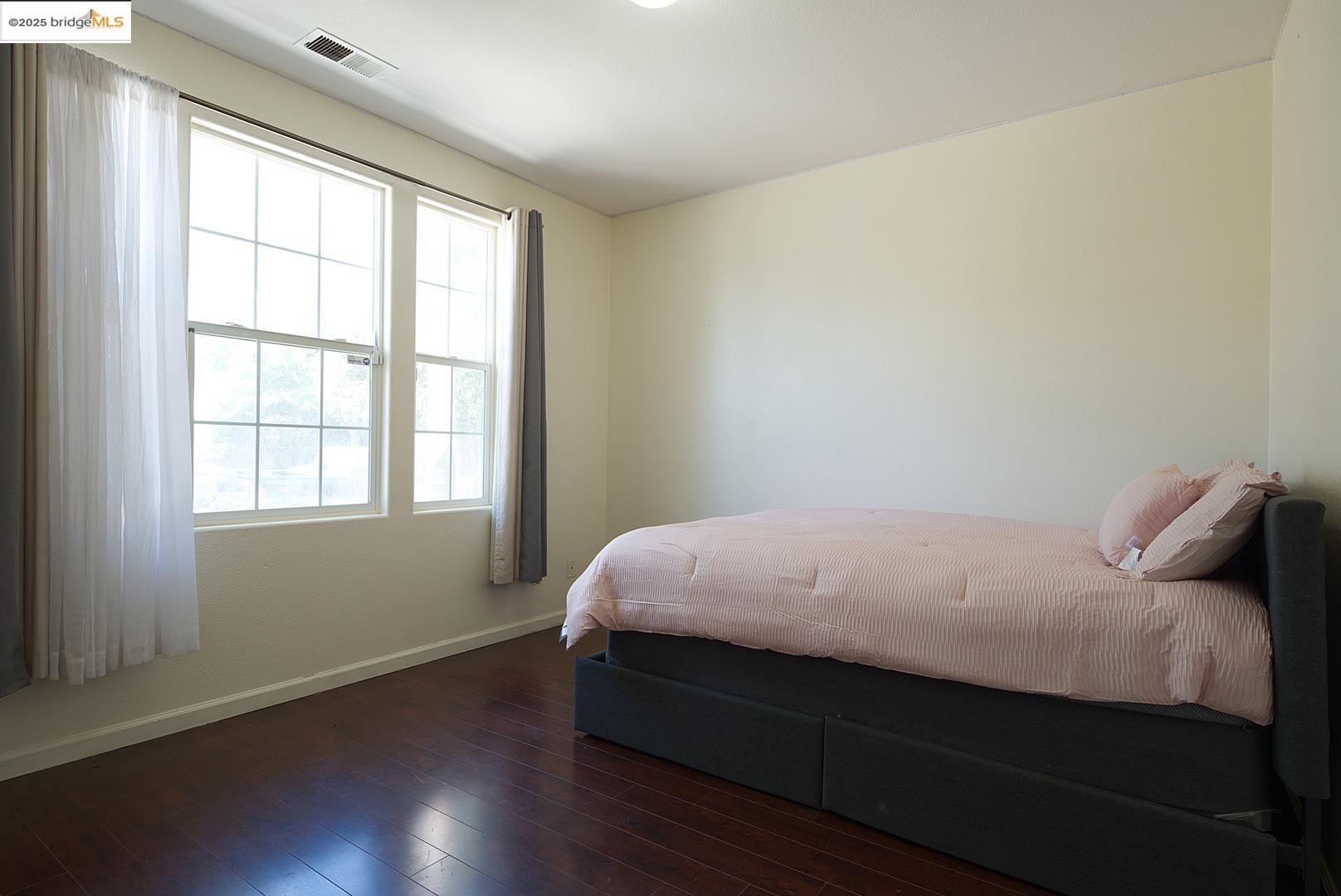 Detail Gallery Image 5 of 9 For 360 Chianti Way, Greenfield,  CA 93927 - 4 Beds | 2 Baths