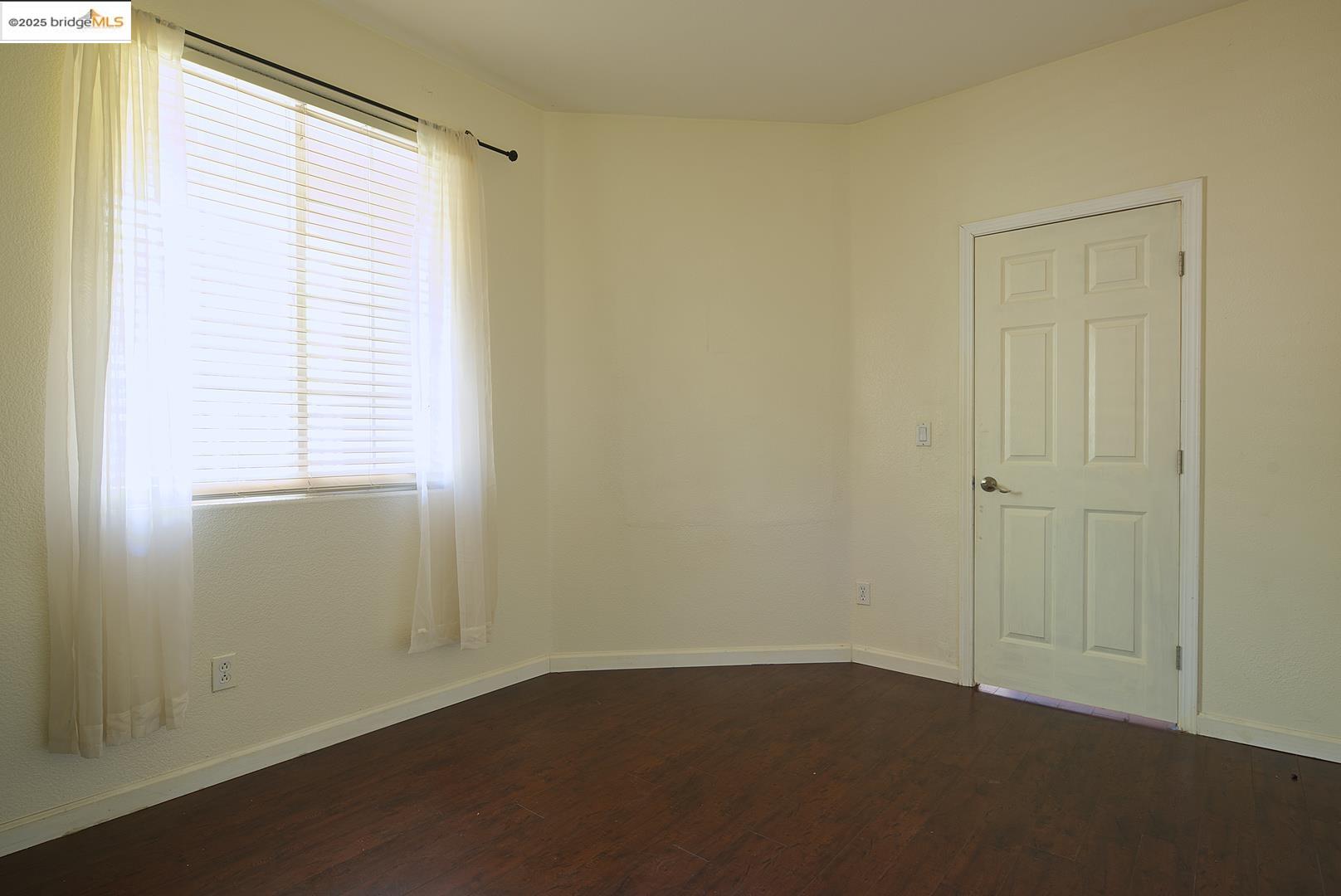 Detail Gallery Image 7 of 9 For 360 Chianti Way, Greenfield,  CA 93927 - 4 Beds | 2 Baths