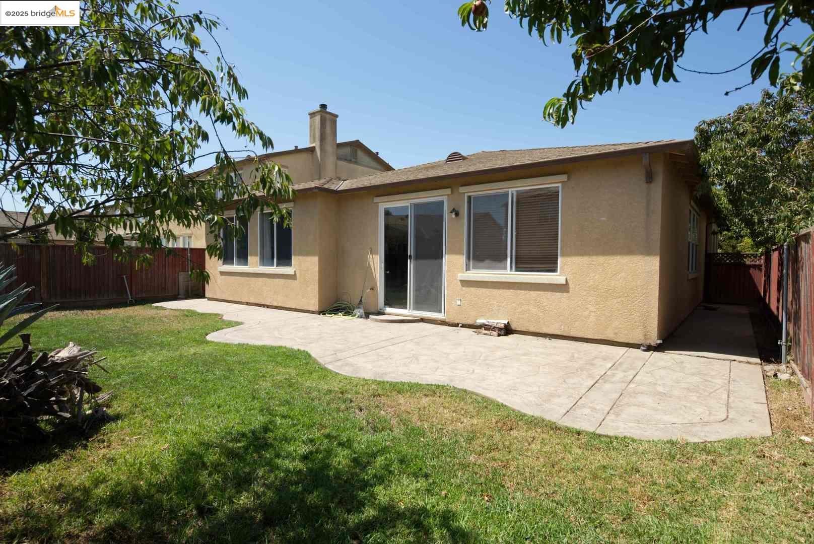 Detail Gallery Image 8 of 9 For 360 Chianti Way, Greenfield,  CA 93927 - 4 Beds | 2 Baths