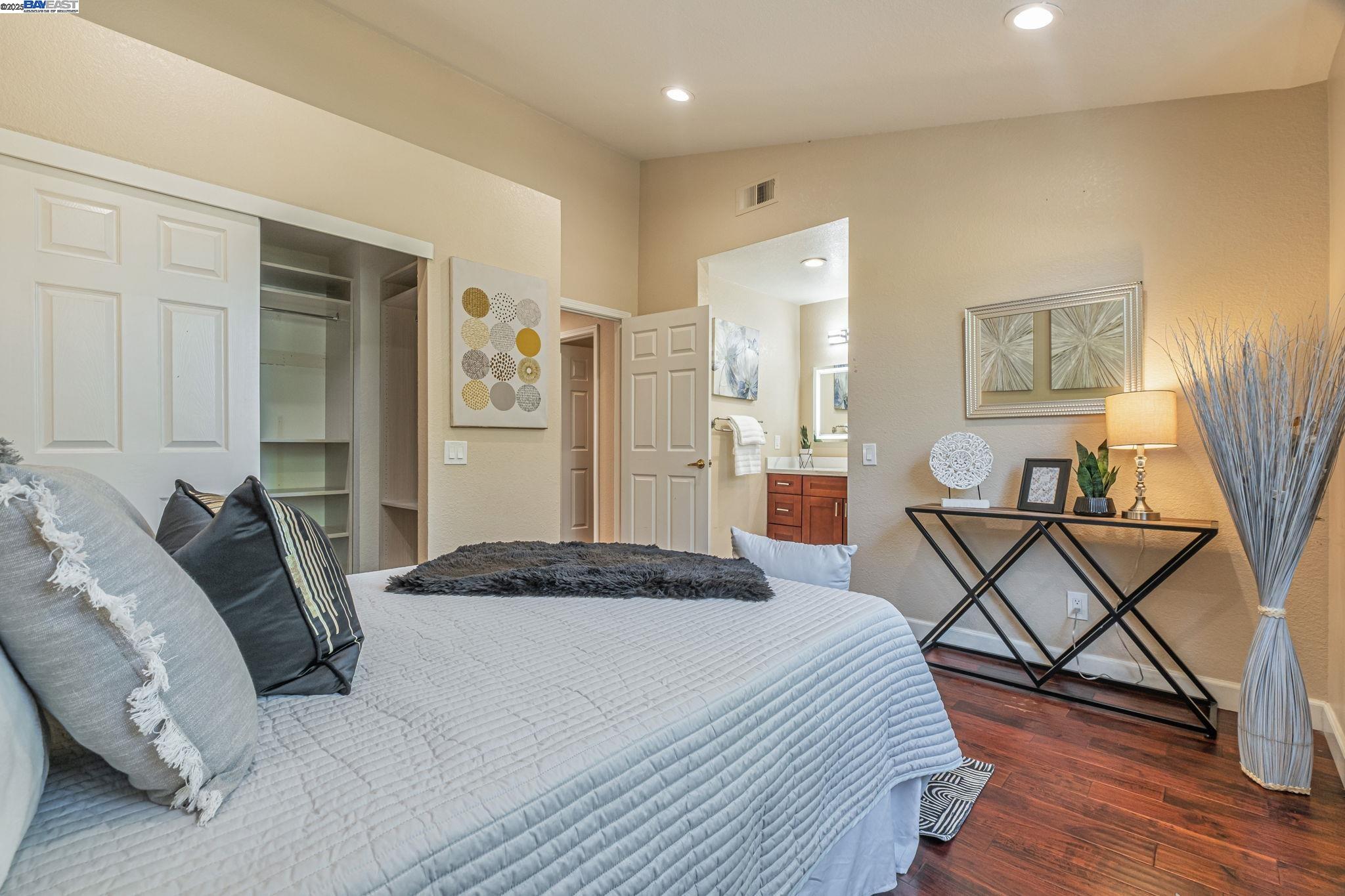 Detail Gallery Image 20 of 31 For 5406 Ontario Cmn, Fremont,  CA 94555 - 2 Beds | 2/1 Baths