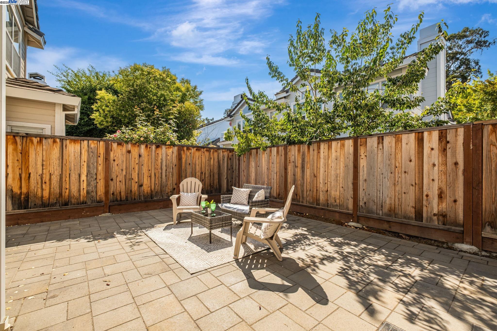 Detail Gallery Image 27 of 31 For 5406 Ontario Cmn, Fremont,  CA 94555 - 2 Beds | 2/1 Baths