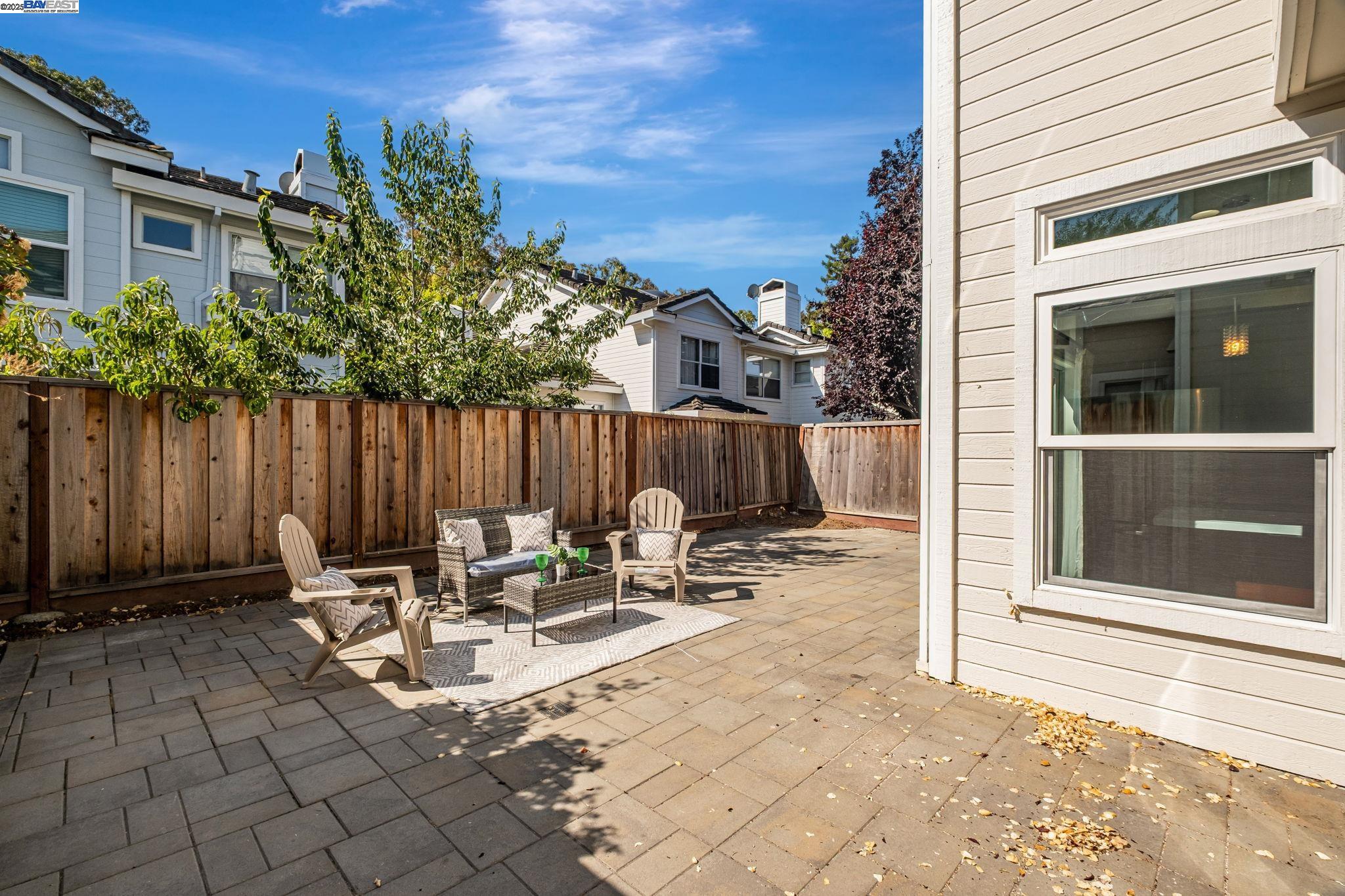 Detail Gallery Image 28 of 31 For 5406 Ontario Cmn, Fremont,  CA 94555 - 2 Beds | 2/1 Baths