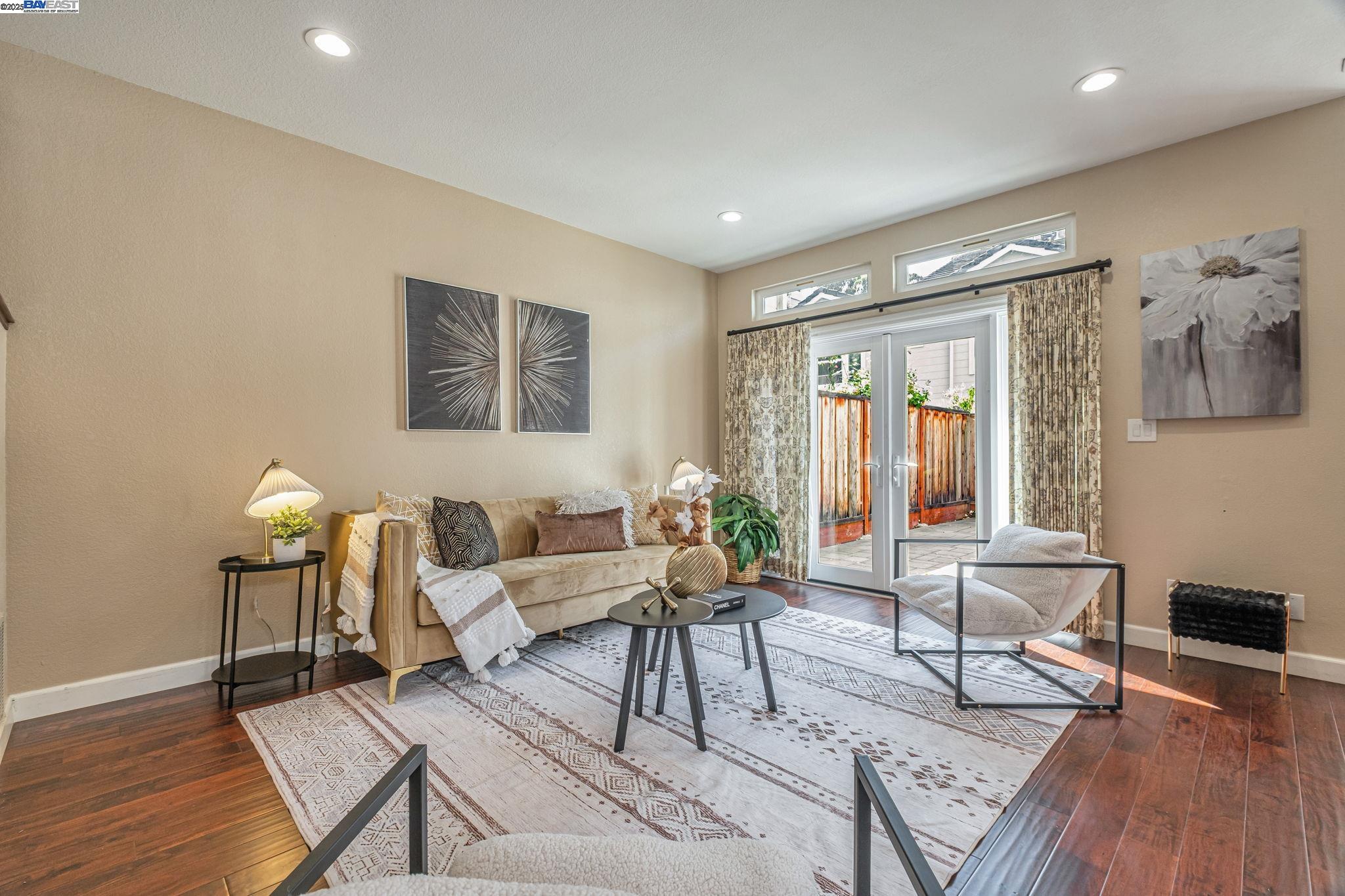 Detail Gallery Image 5 of 31 For 5406 Ontario Cmn, Fremont,  CA 94555 - 2 Beds | 2/1 Baths