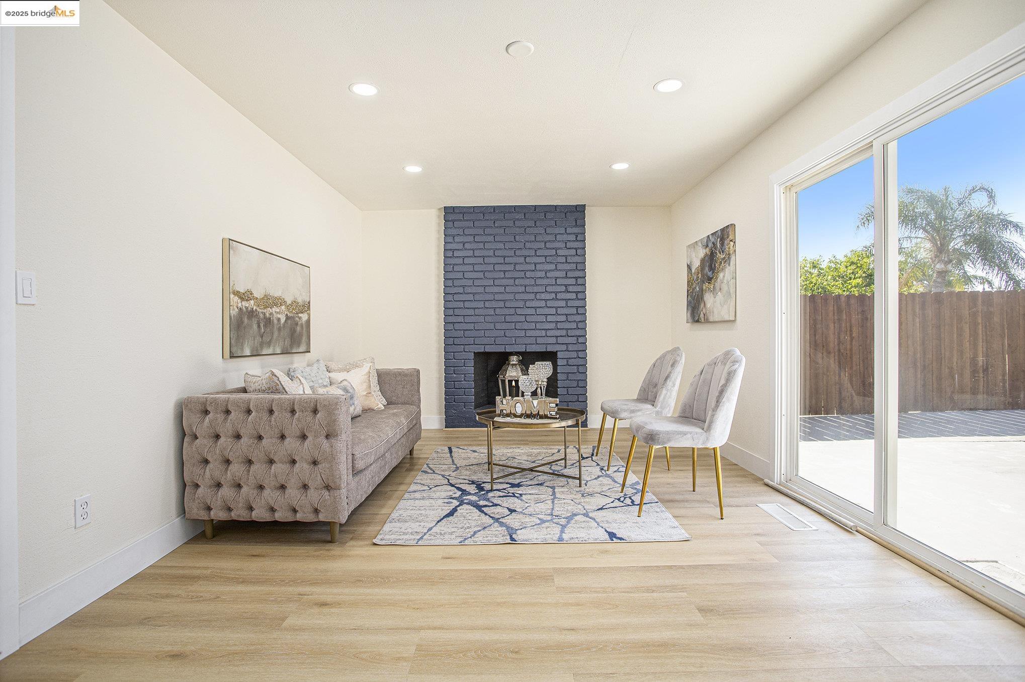Detail Gallery Image 11 of 31 For 237 Atherton Ave, Pittsburg,  CA 94565 - 4 Beds | 2 Baths