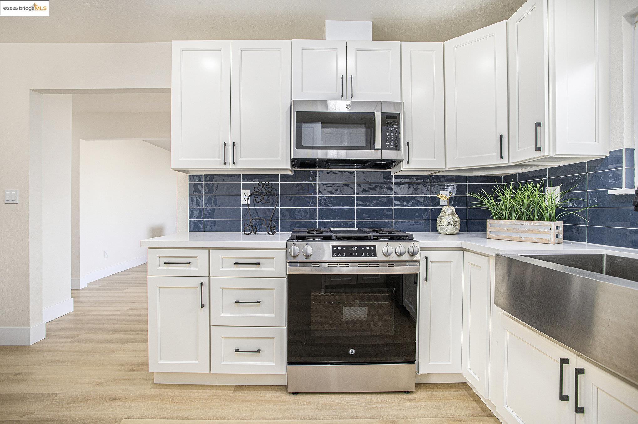 Detail Gallery Image 15 of 31 For 237 Atherton Ave, Pittsburg,  CA 94565 - 4 Beds | 2 Baths