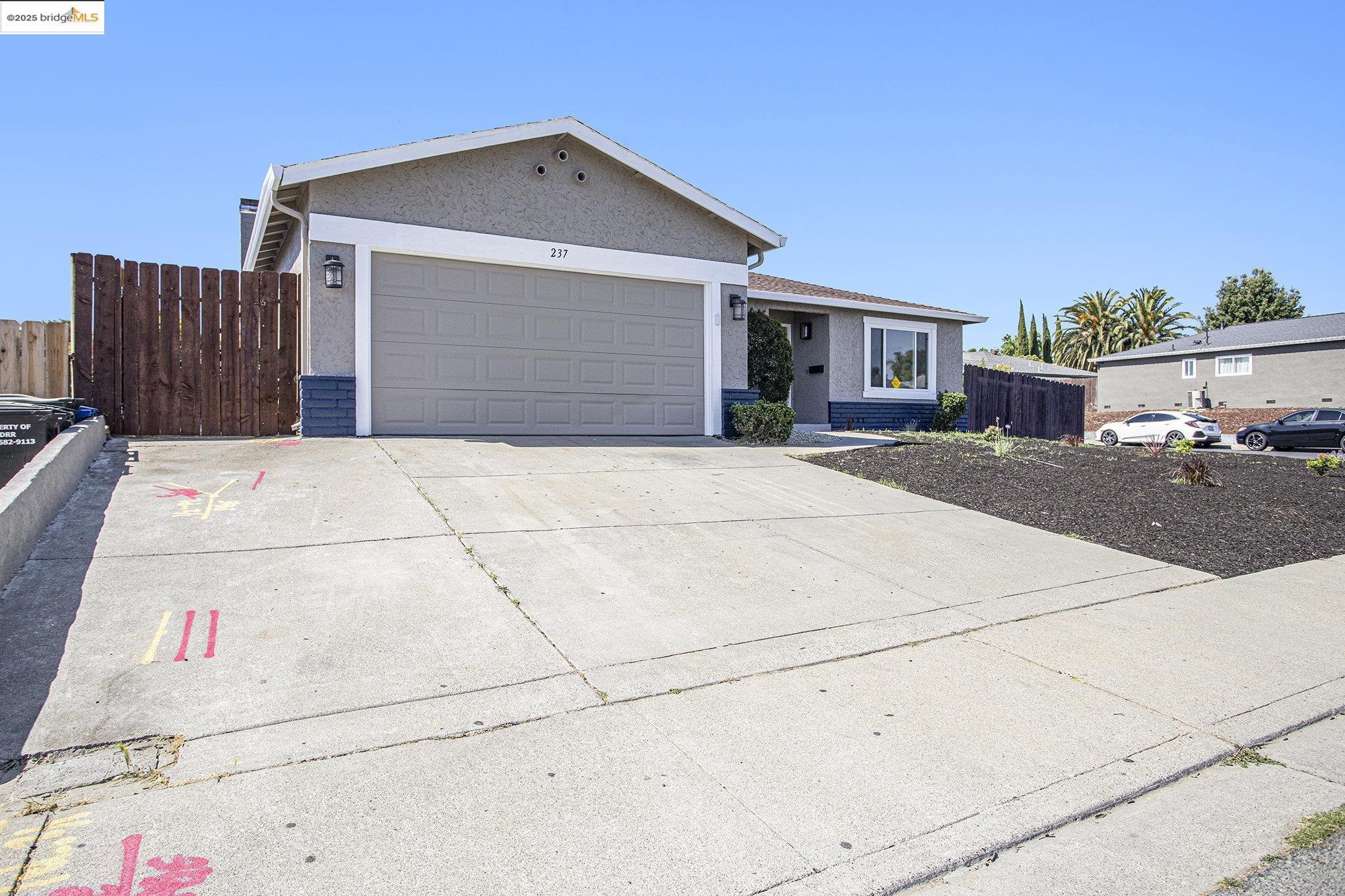 Detail Gallery Image 3 of 31 For 237 Atherton Ave, Pittsburg,  CA 94565 - 4 Beds | 2 Baths