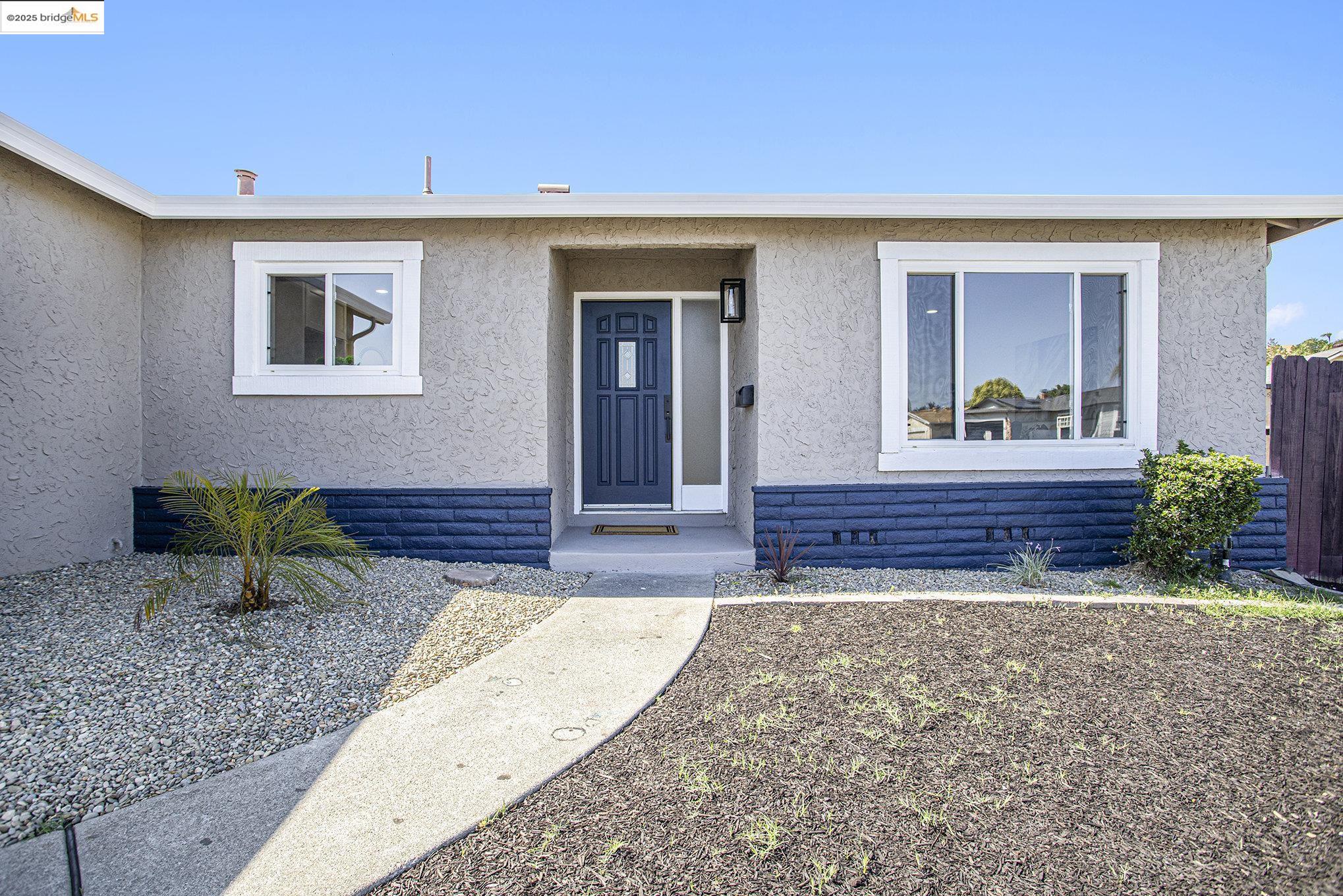Detail Gallery Image 4 of 31 For 237 Atherton Ave, Pittsburg,  CA 94565 - 4 Beds | 2 Baths