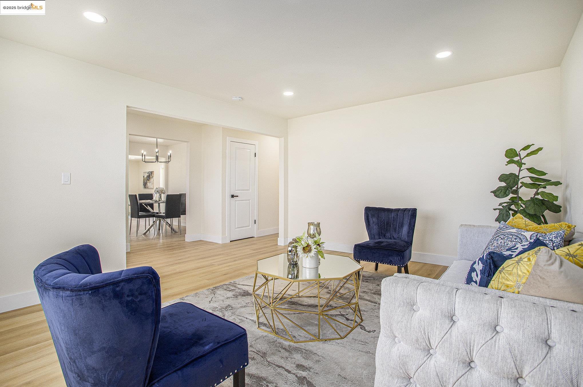 Detail Gallery Image 8 of 31 For 237 Atherton Ave, Pittsburg,  CA 94565 - 4 Beds | 2 Baths